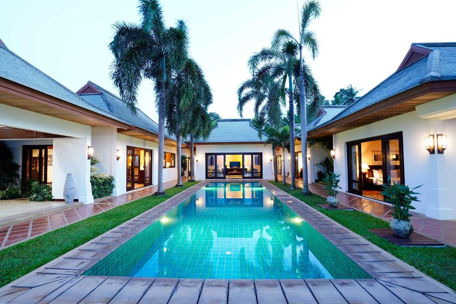 Five-Bedroom Beachfront Villa photo 3