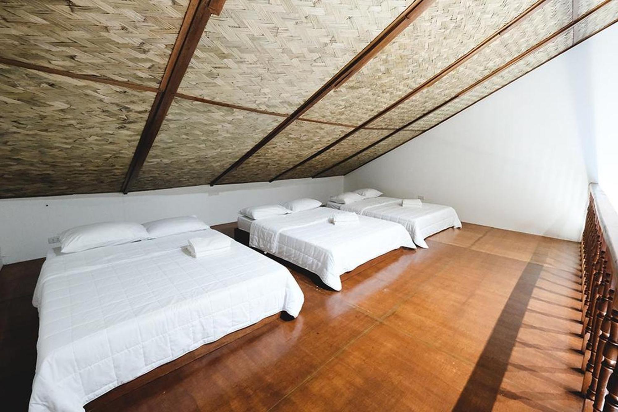 Executive Suite - Photo 9