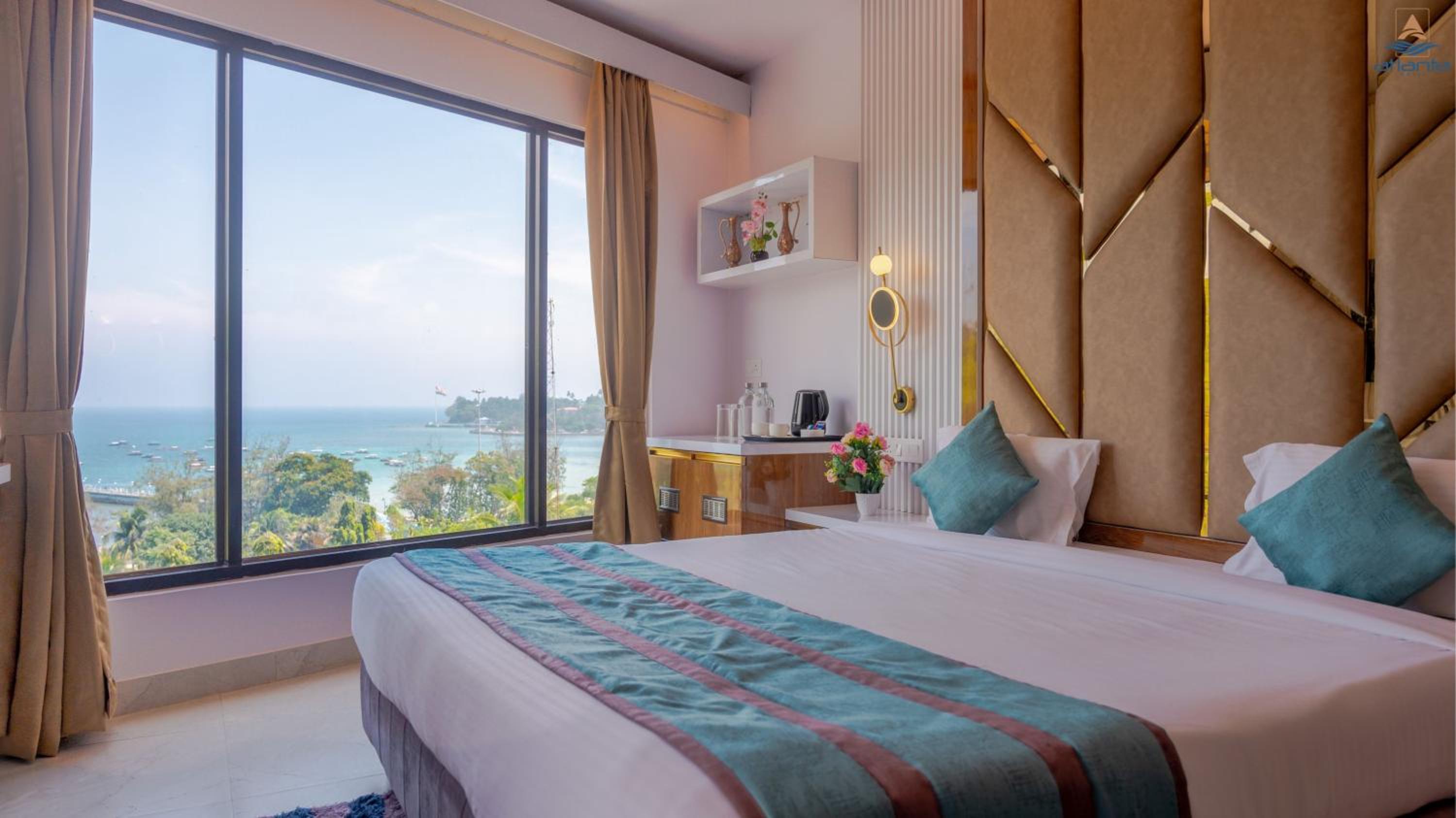 Double Room with Balcony and Sea View