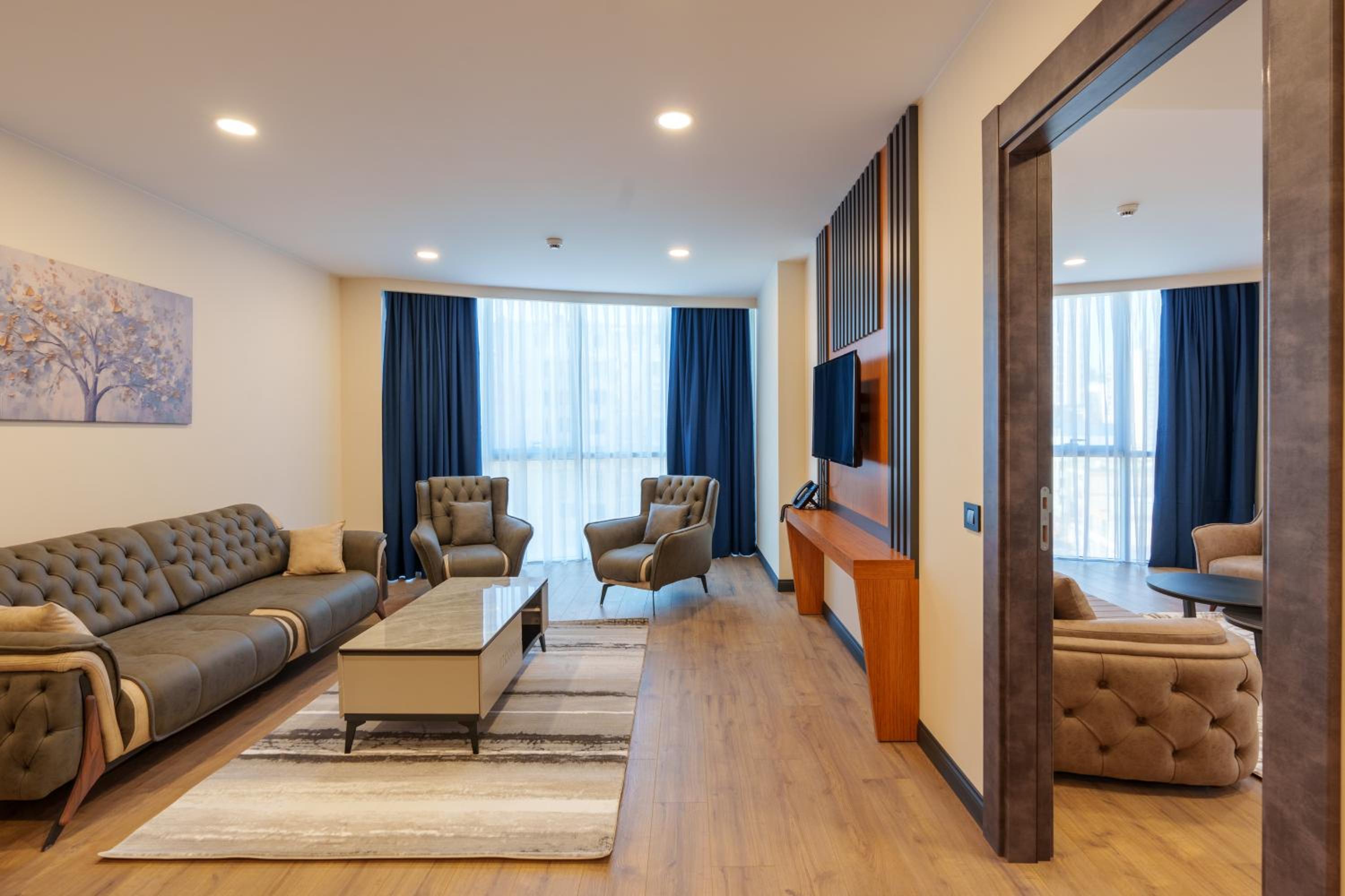 Executive Suite photo 1