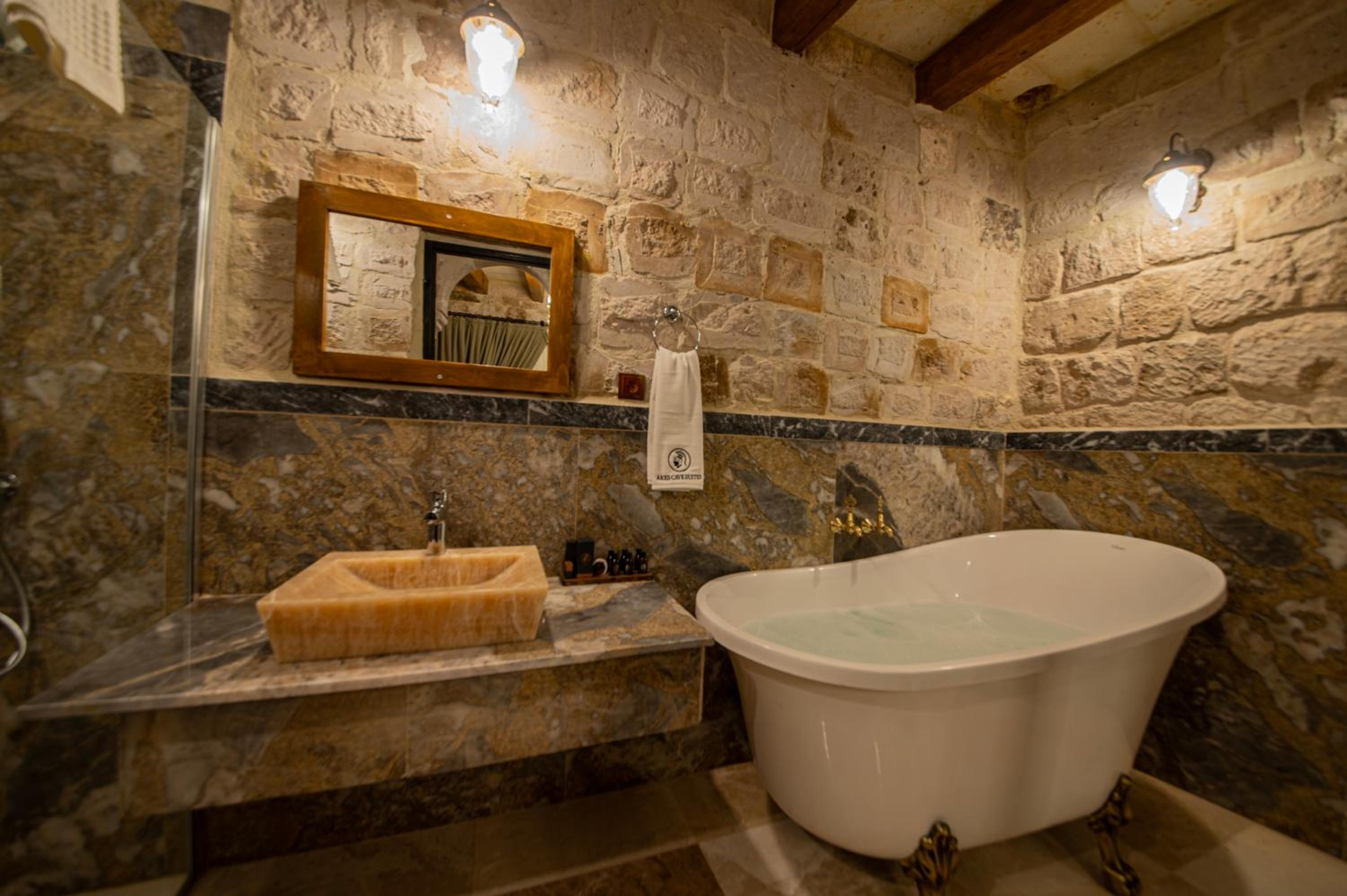 Deluxe Double Room with Bath photo 2