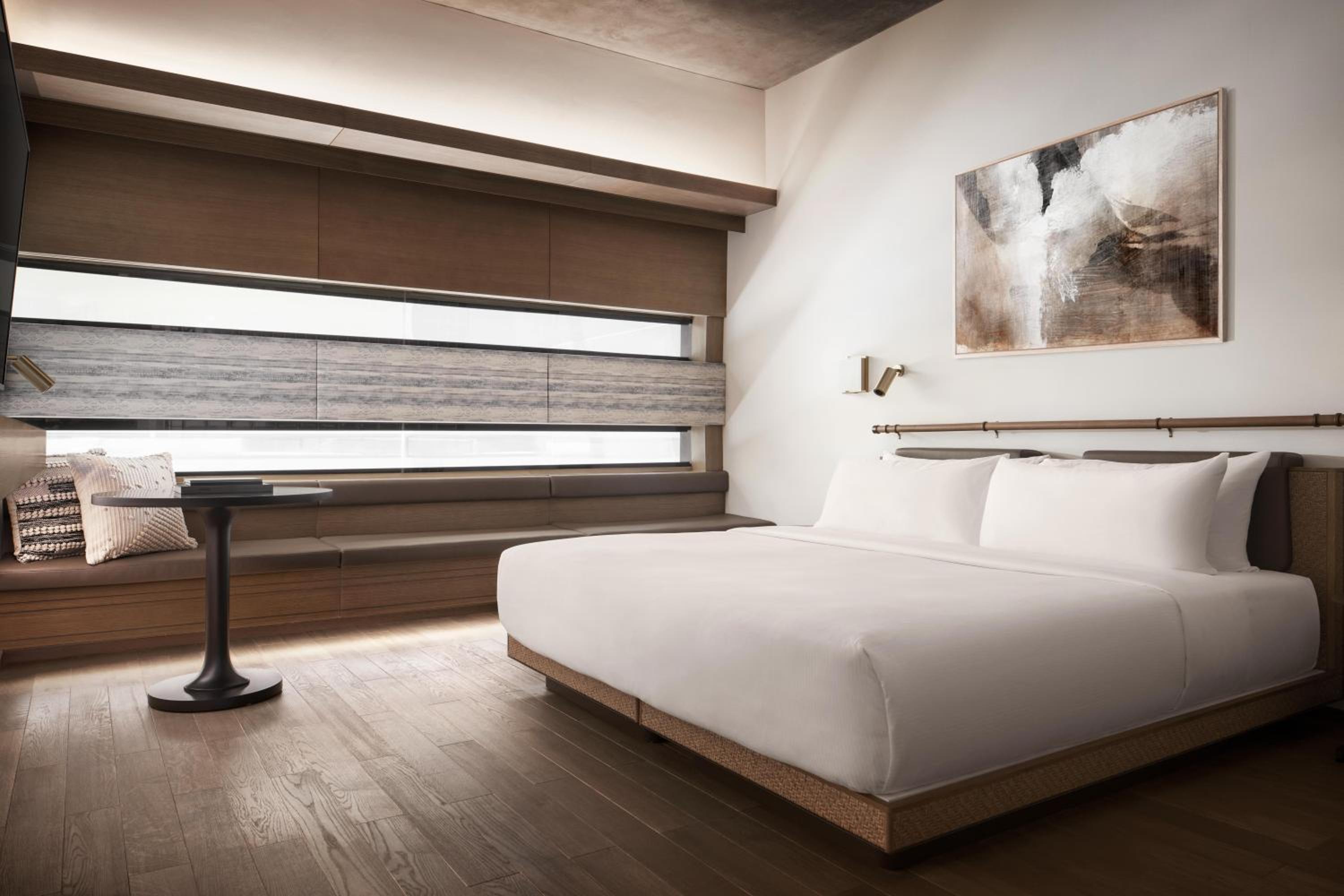 Atrium King Bed - Photo 1