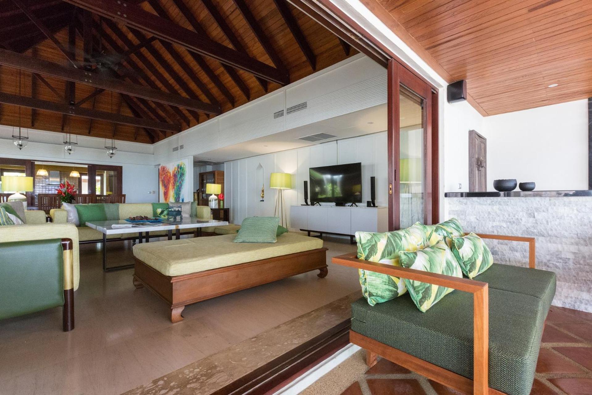Four-Bedroom Beachfront Villa photo 3