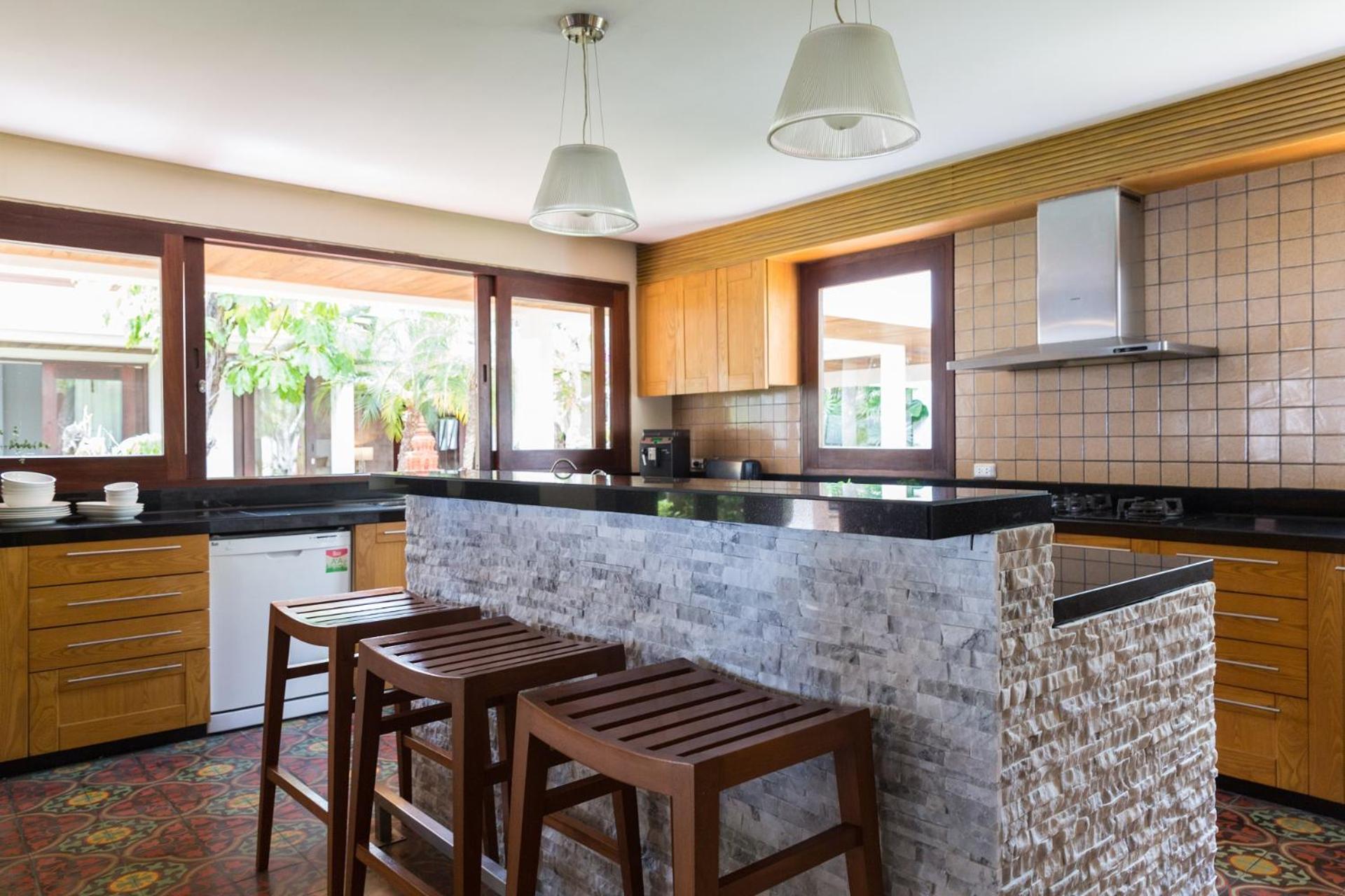 Four-Bedroom Beachfront Villa photo 2