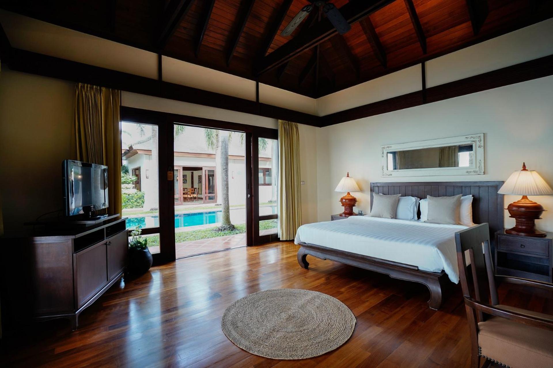 Five-Bedroom Beachfront Villa photo 1