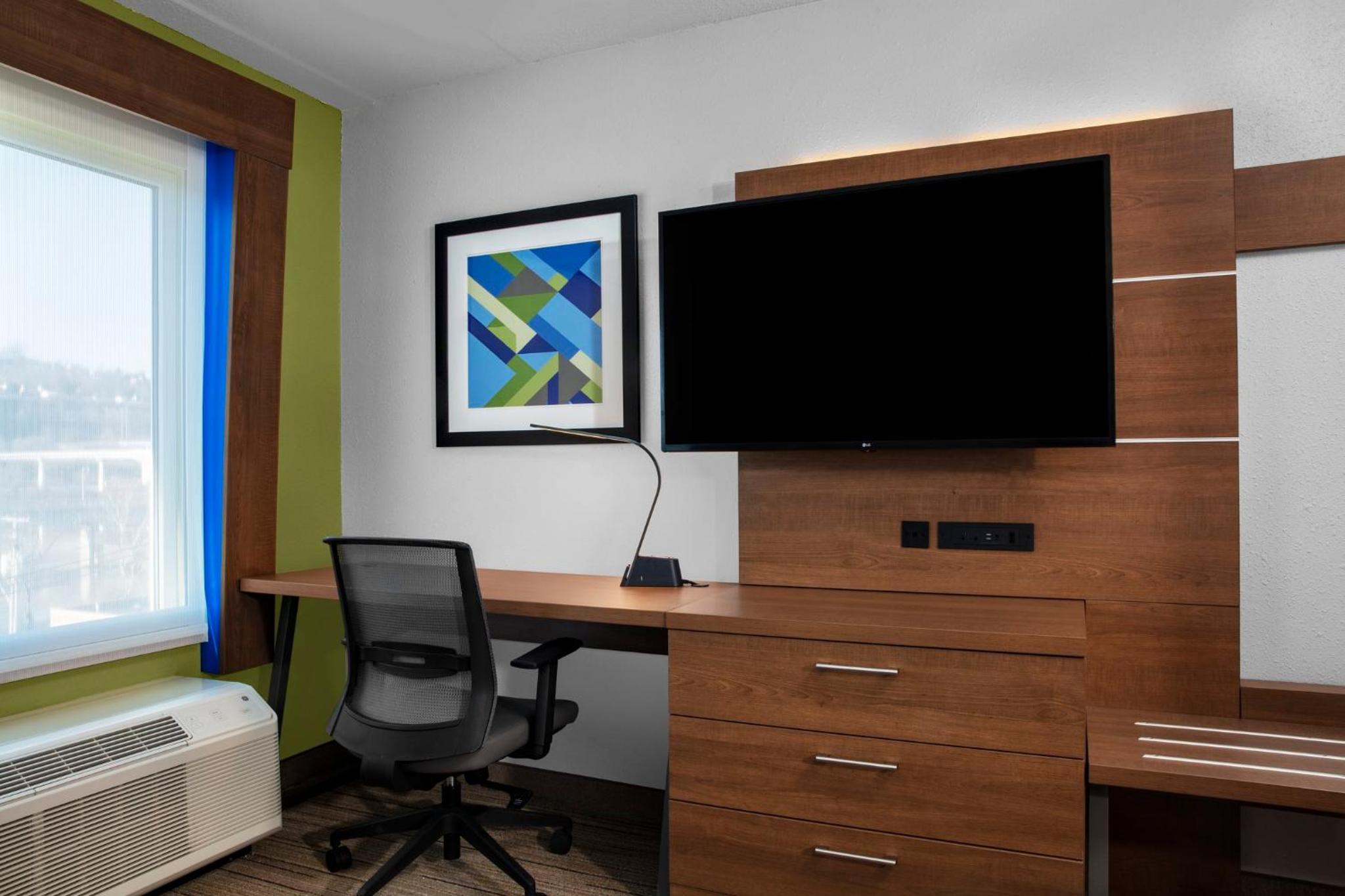 Standard King Room - Photo 3
