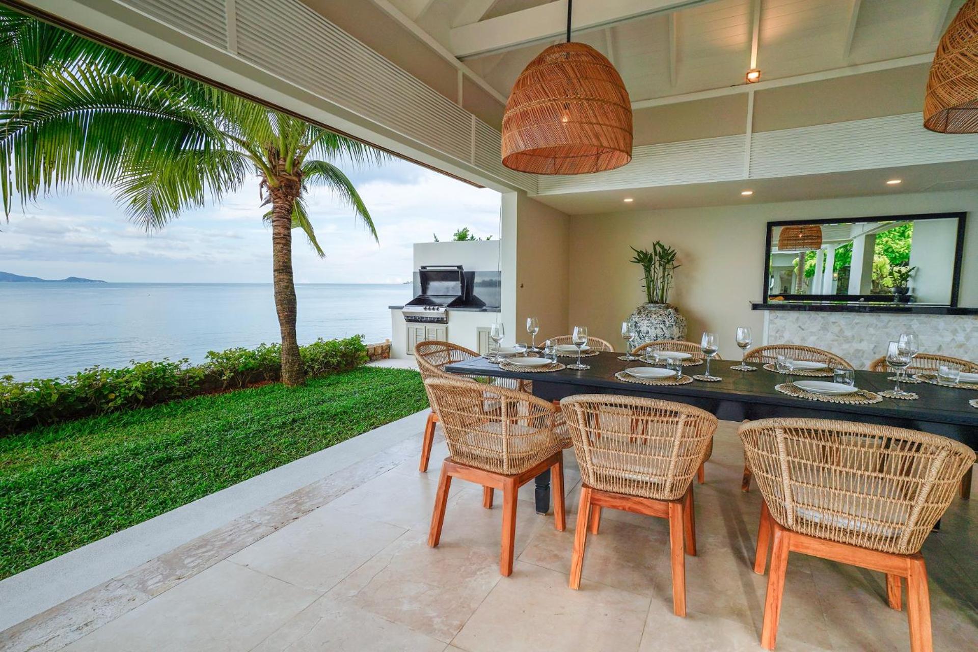 Five-Bedroom Beachfront Villa photo 3