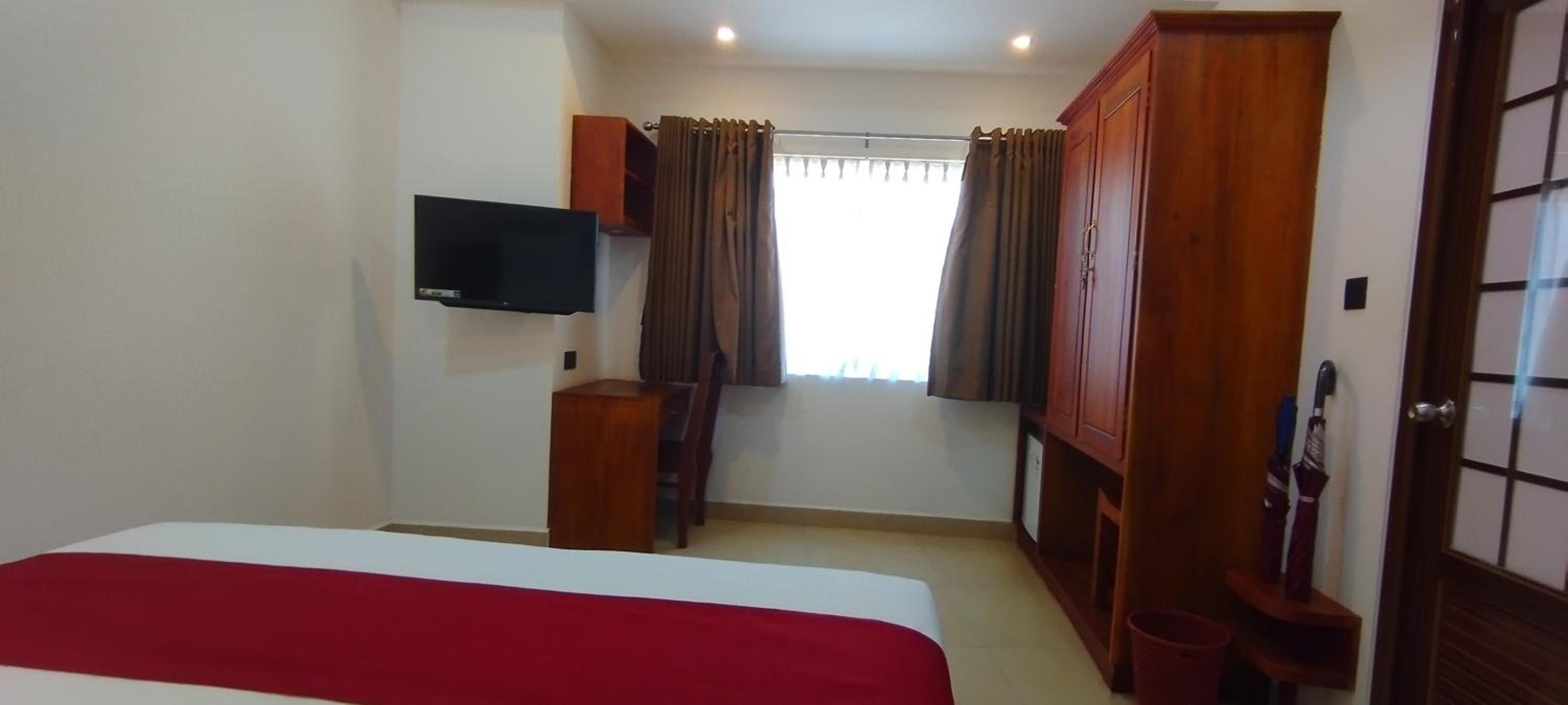 Deluxe Double Room (2 Adults + 1 Child) - Photo 4
