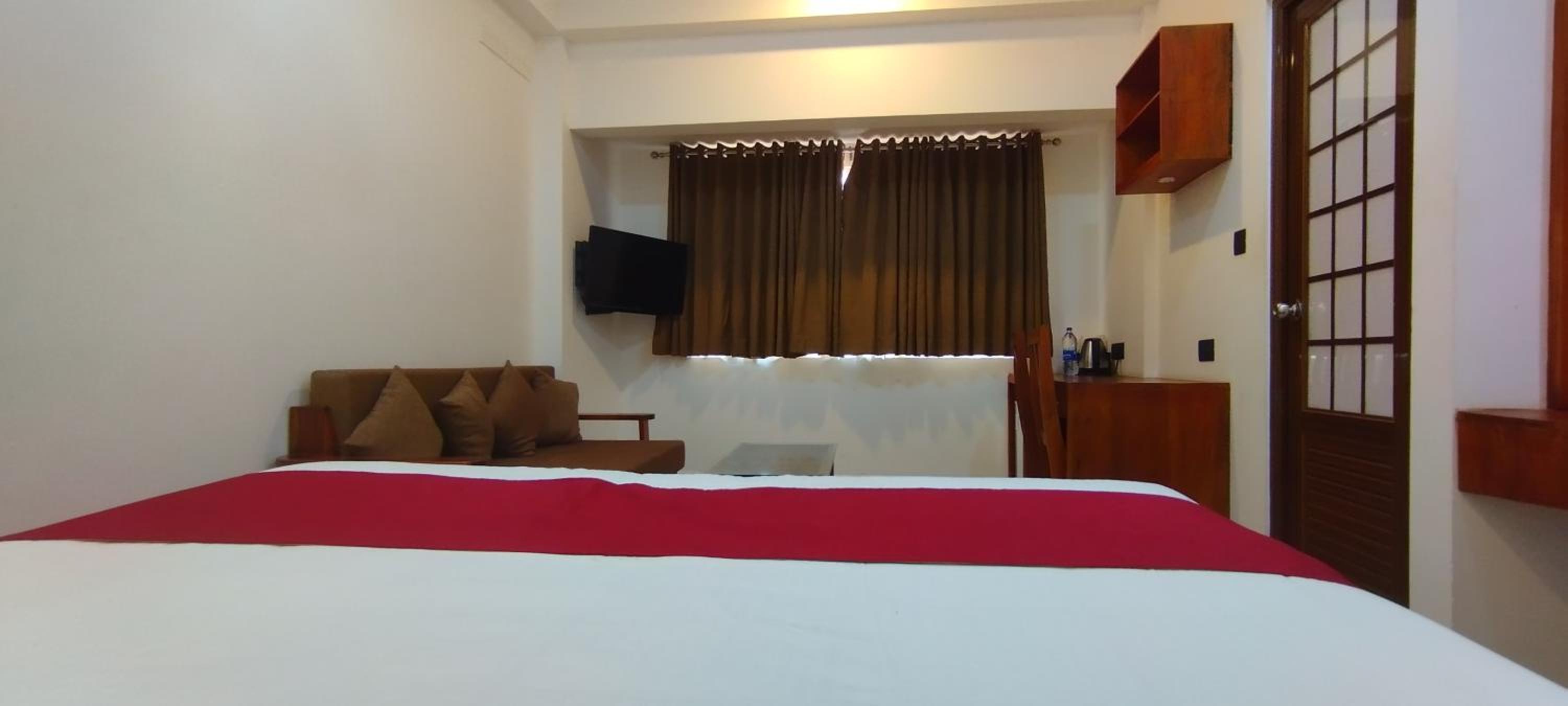 Deluxe Queen Room - Photo 5
