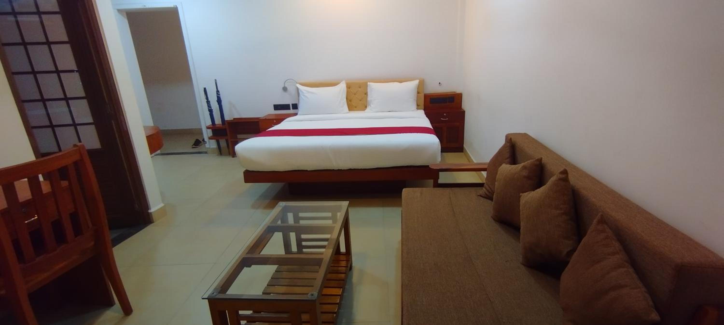 Deluxe Queen Room - Photo 1