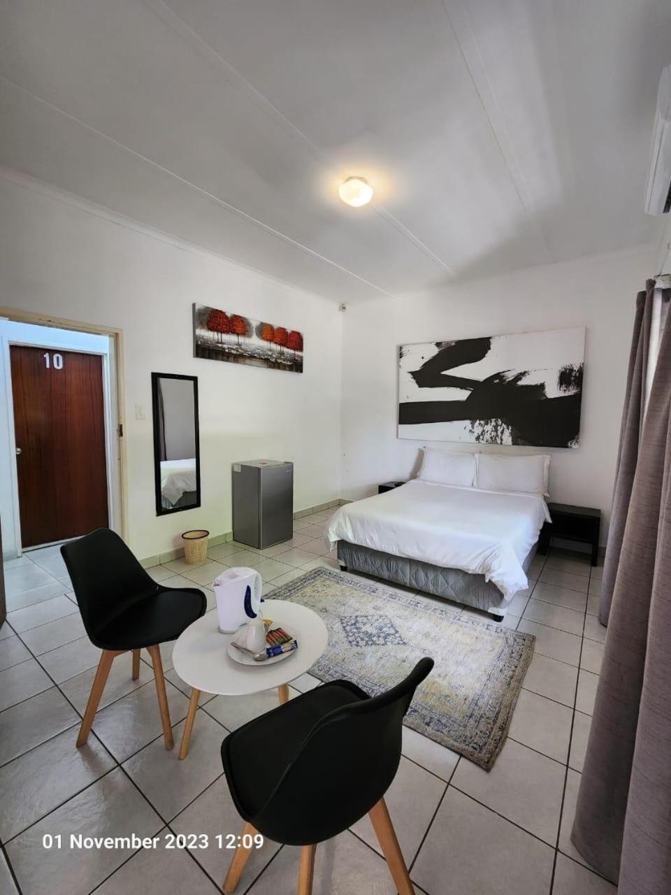 Standard Double Room - Photo 1