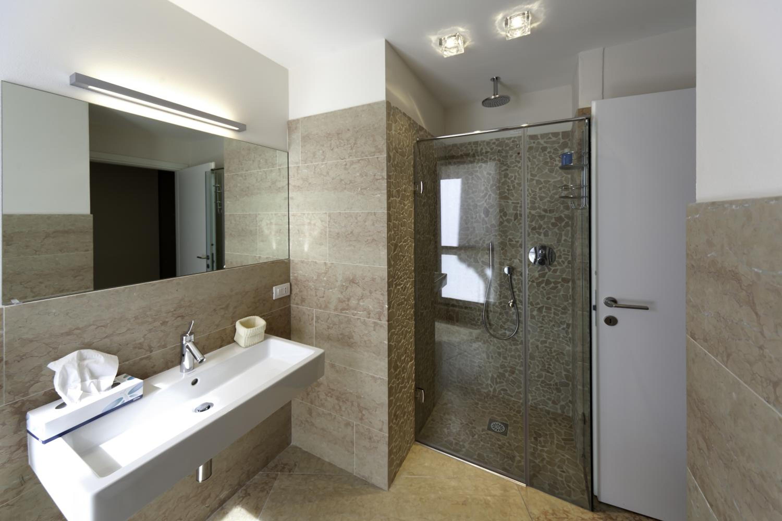 Two-Bedroom Apartment with Balcony - Photo 8