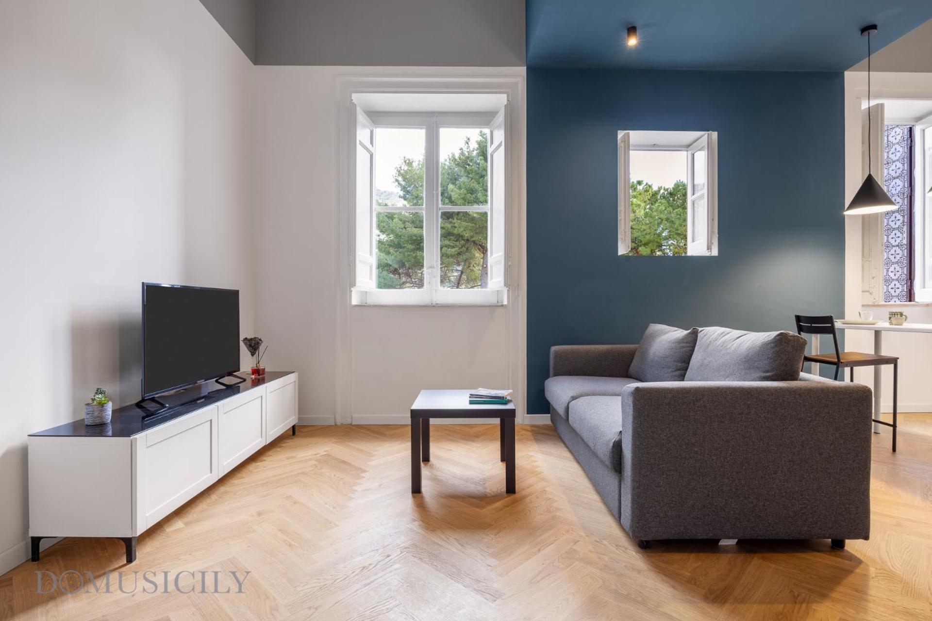 Apartment with Garden View