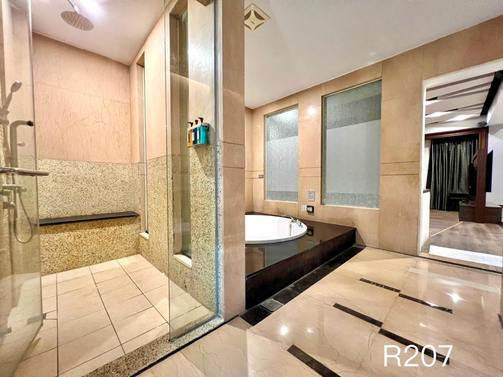 Classic Quadruple Room photo 3