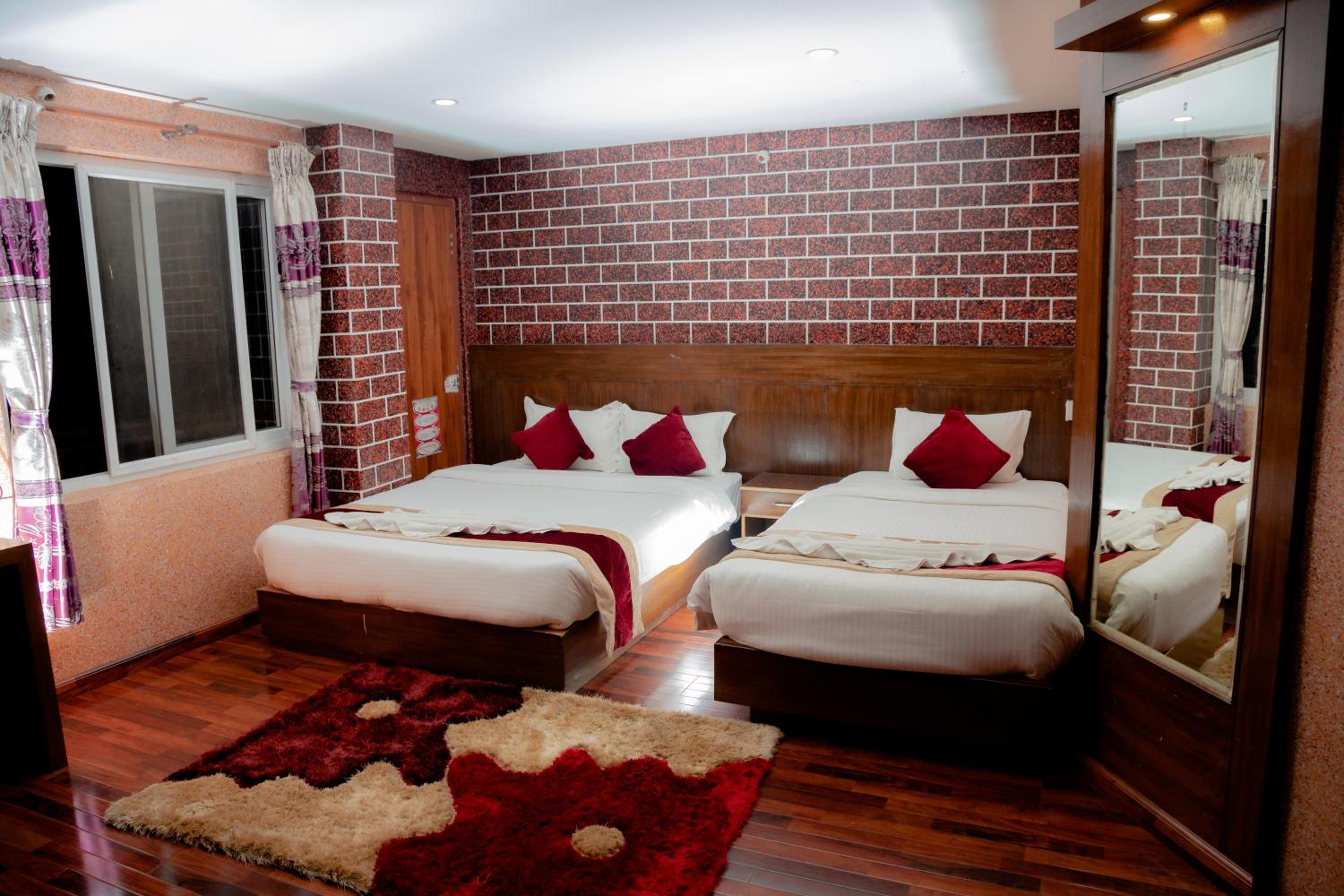 Basic Triple Room with Shared Bathroom
