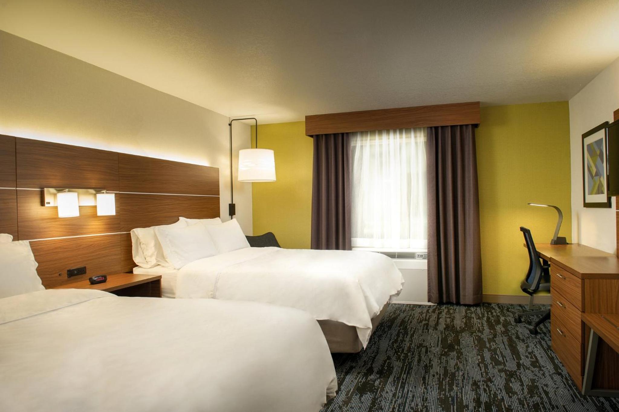 Double Room with Two Double Beds with Sofa Bed - Photo 5