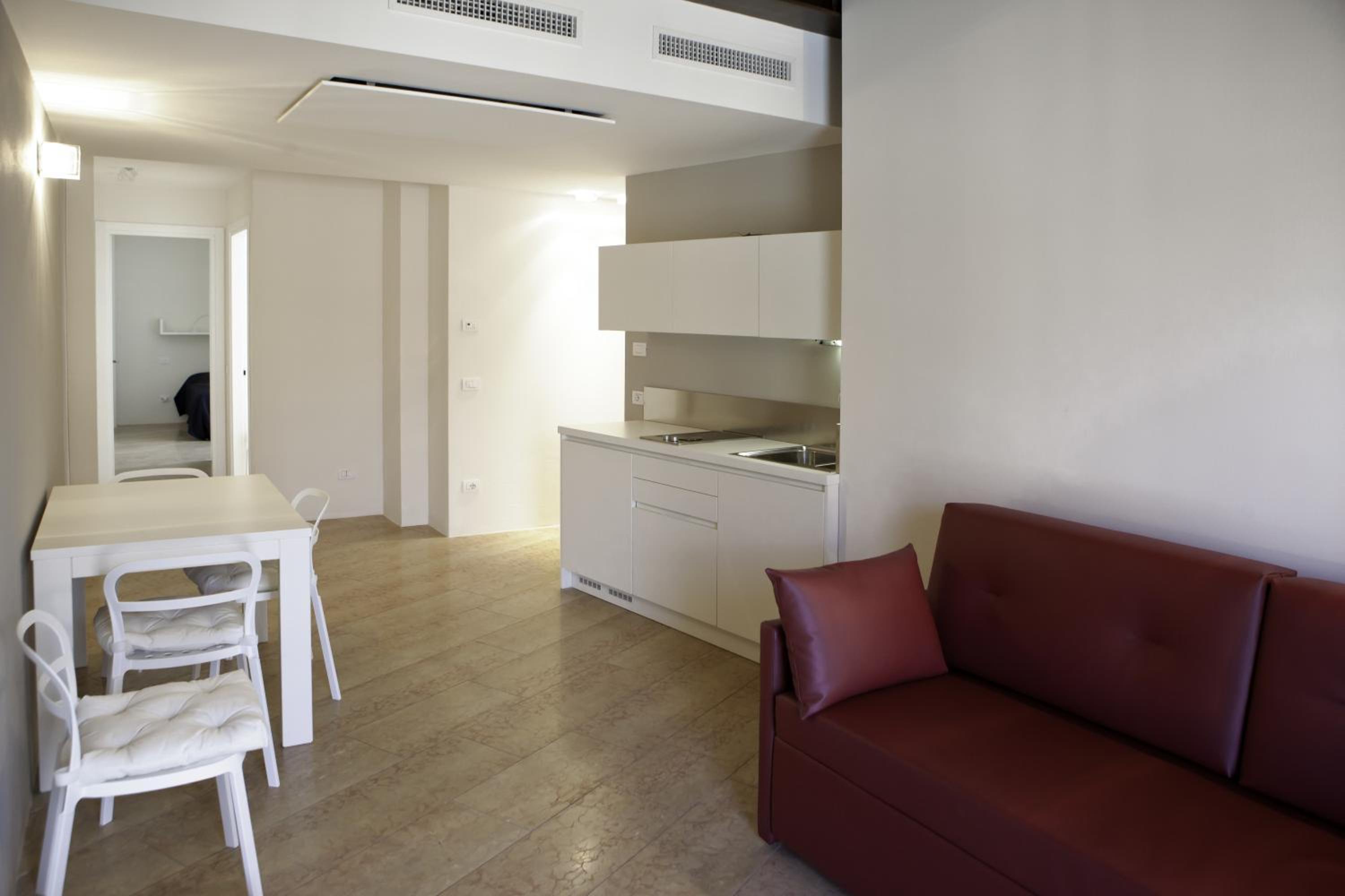 Two-Bedroom Apartment with Balcony - Photo 6