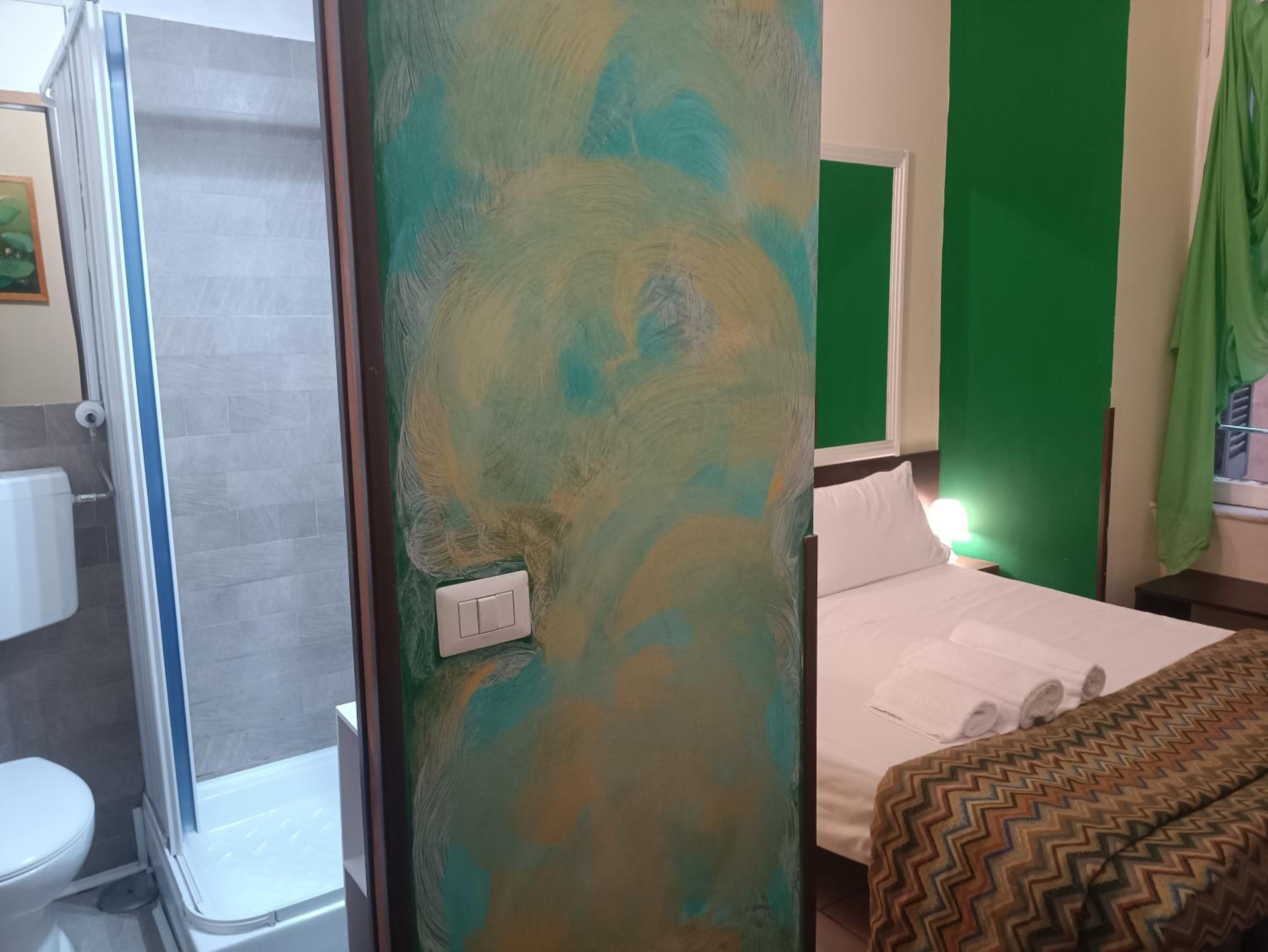 Budget Double Room photo 3