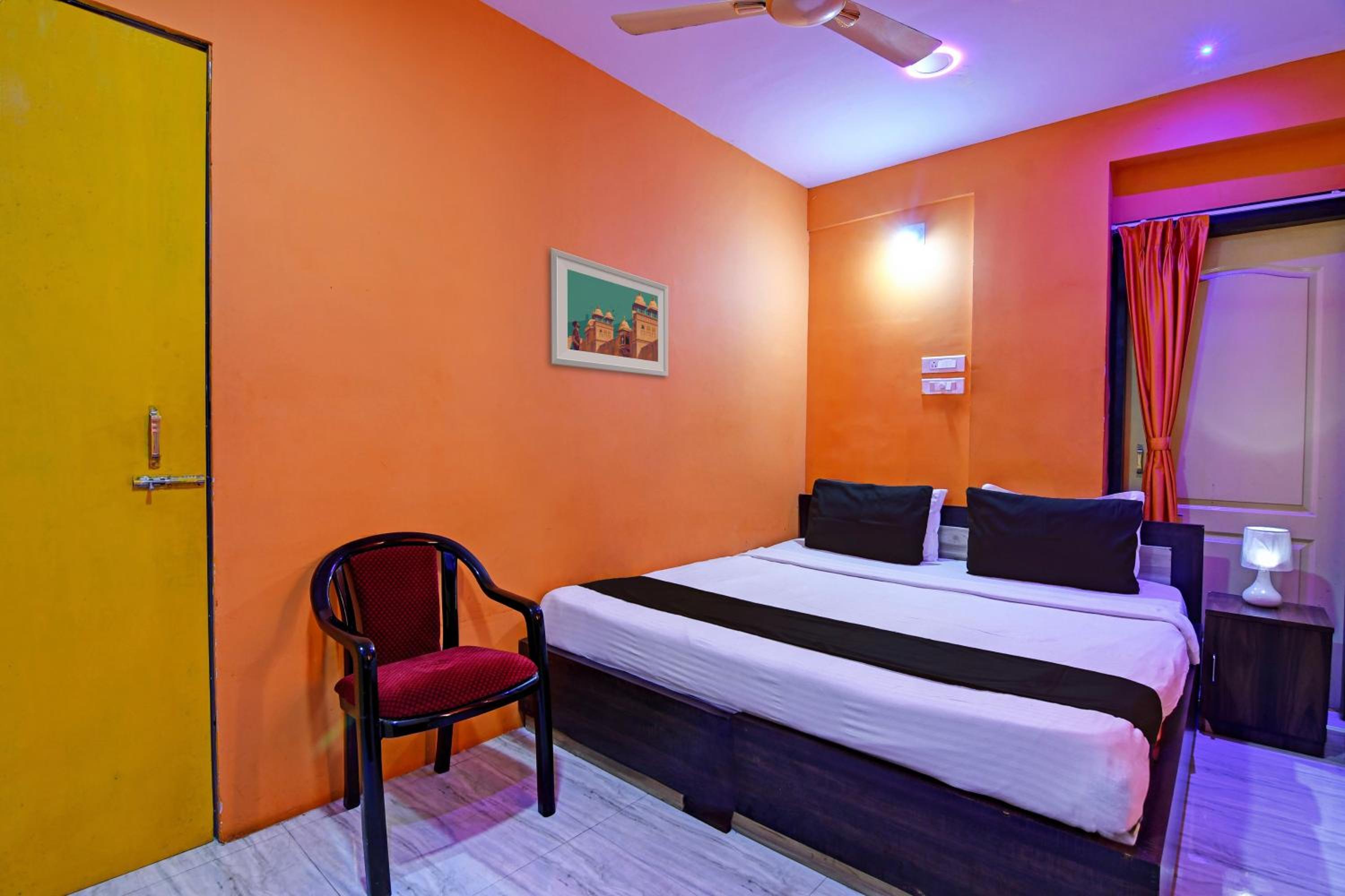 Small Double Room photo 1