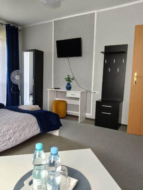 Small Double Room photo 1