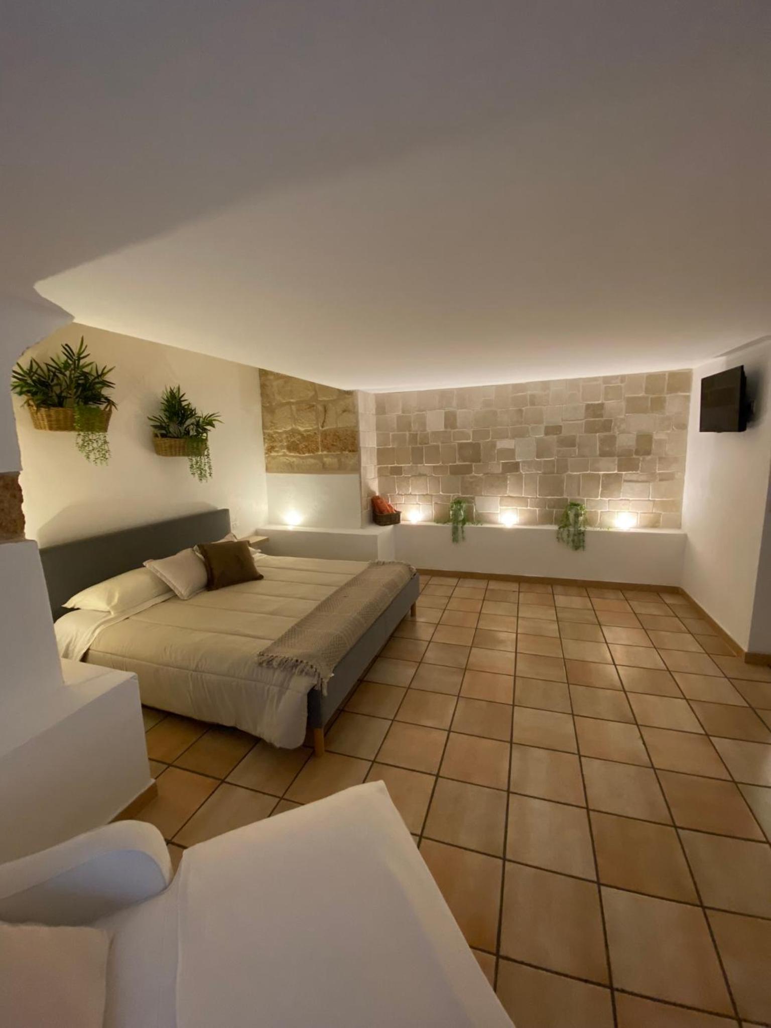 Deluxe Double Room with Extra Bed