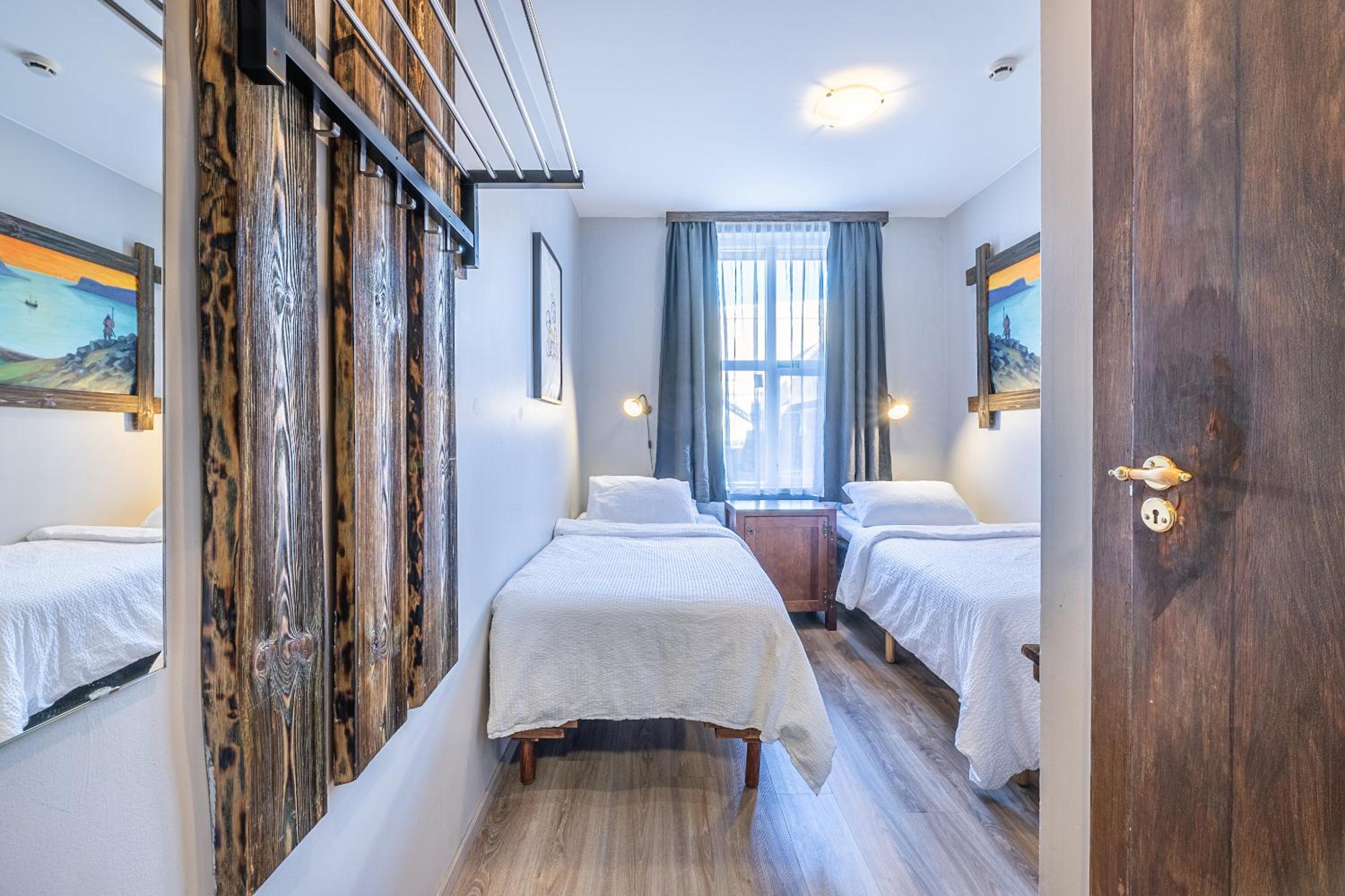 Standard Twin Room - Photo 2