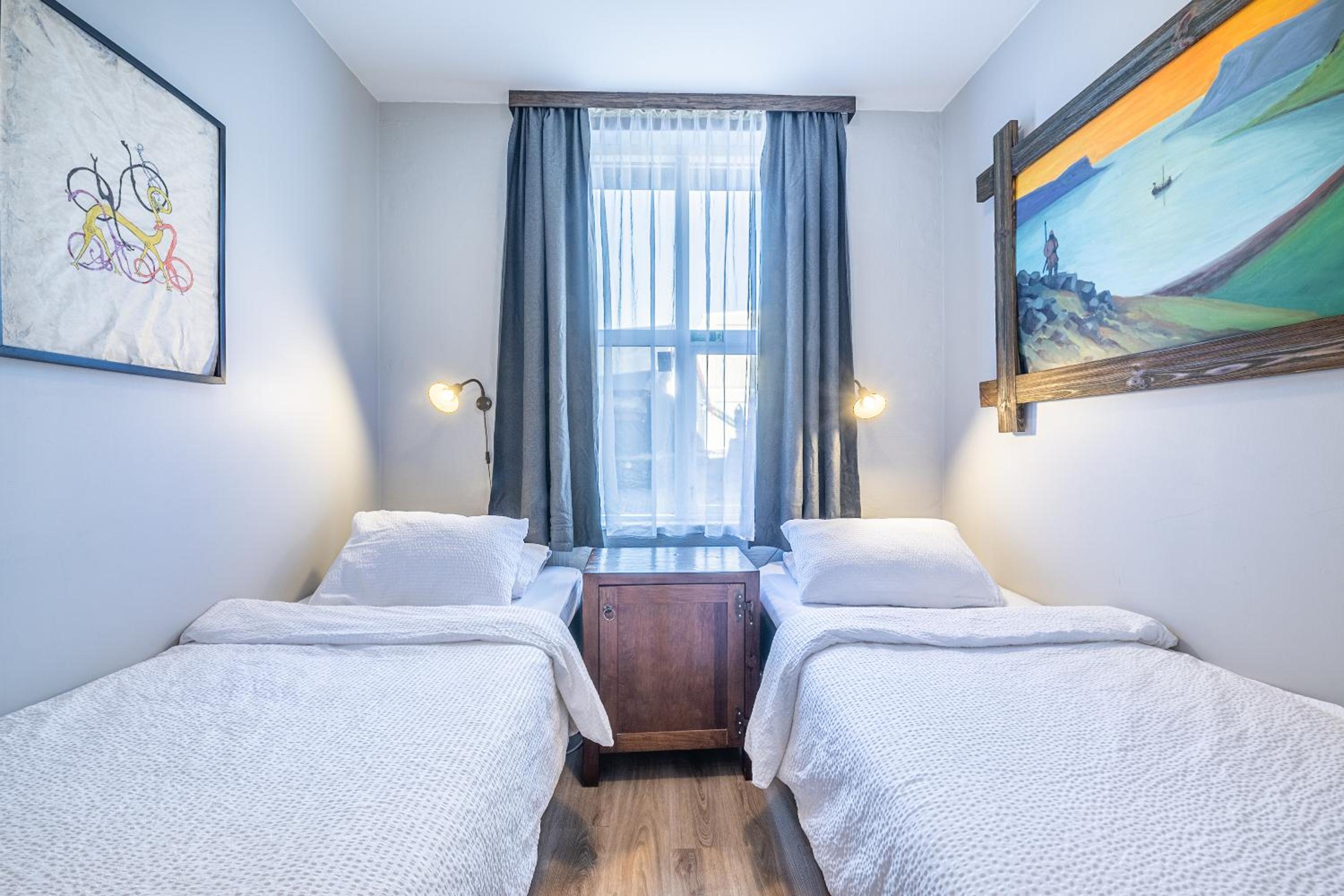 Standard Twin Room - Photo 1