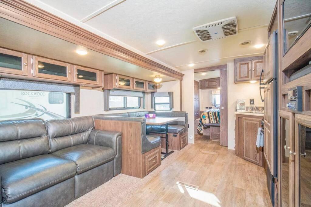 One-Bedroom House photo 1