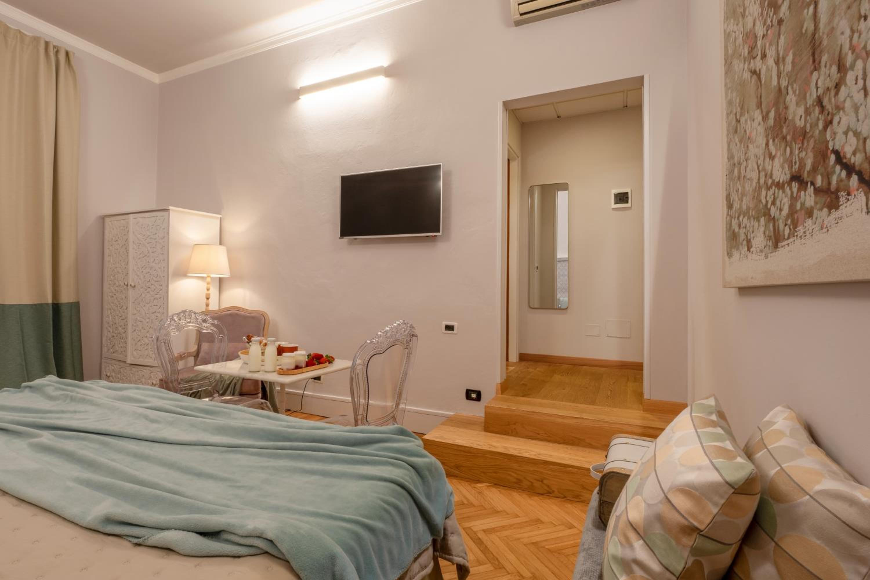 Large Double or Twin Room - Photo 3