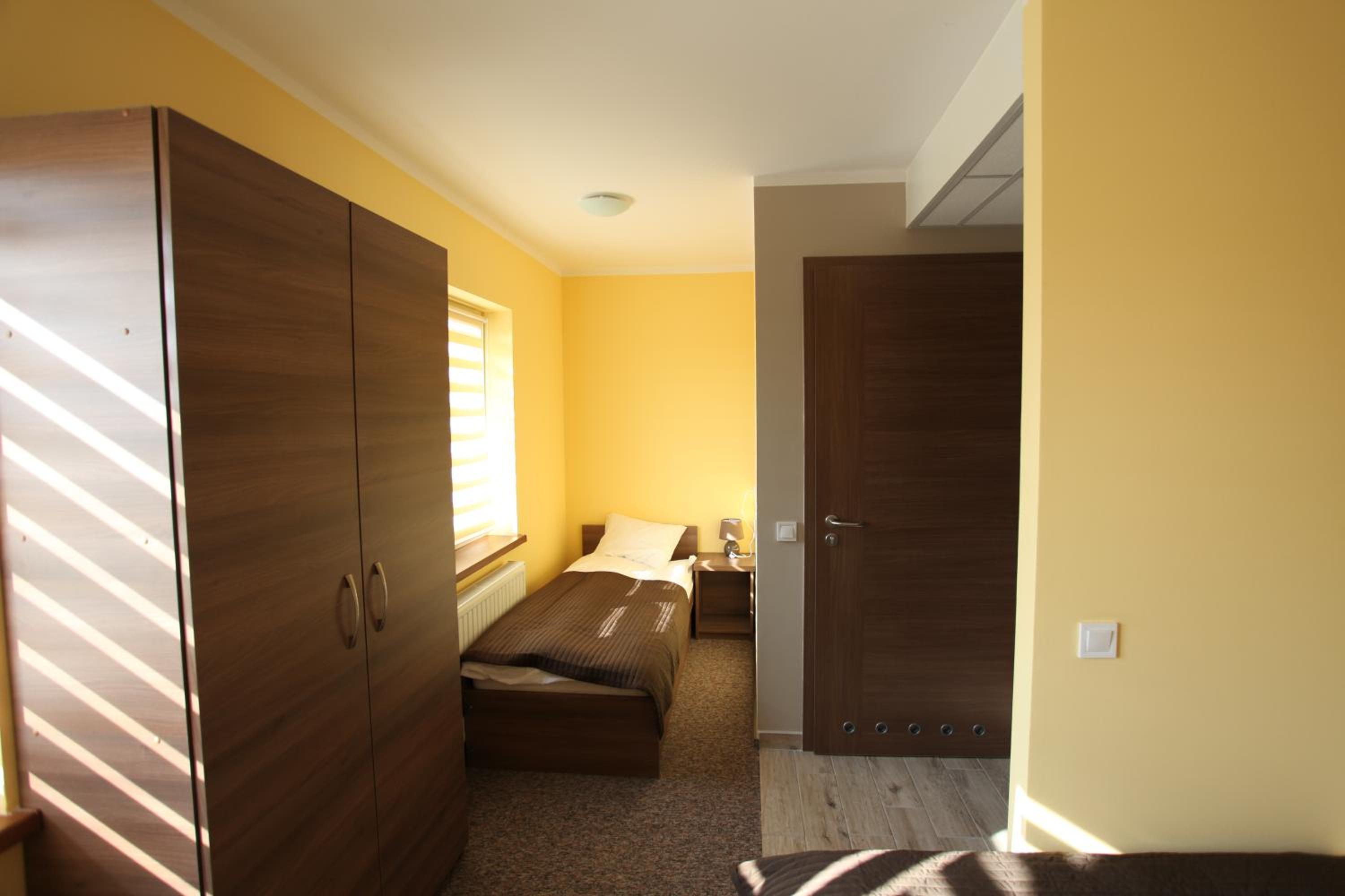 Family Room - Photo 4