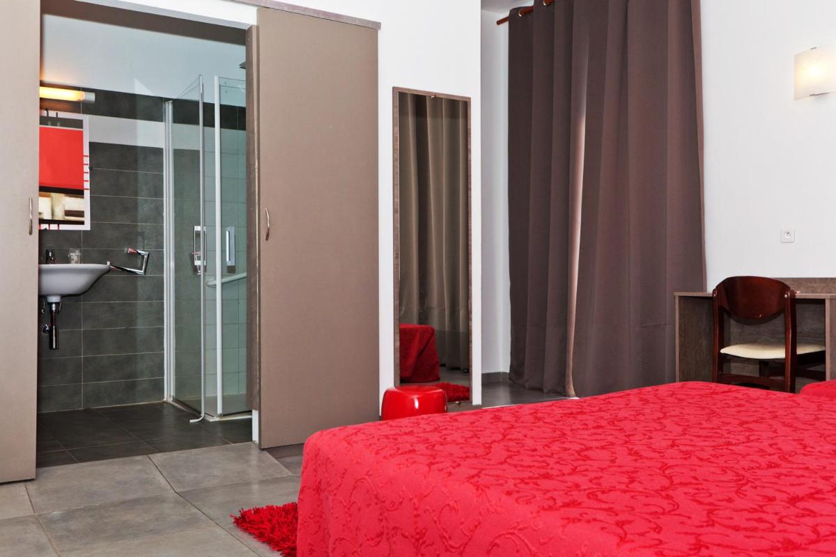 Superior Family Room (3 Adults + 1 Child)