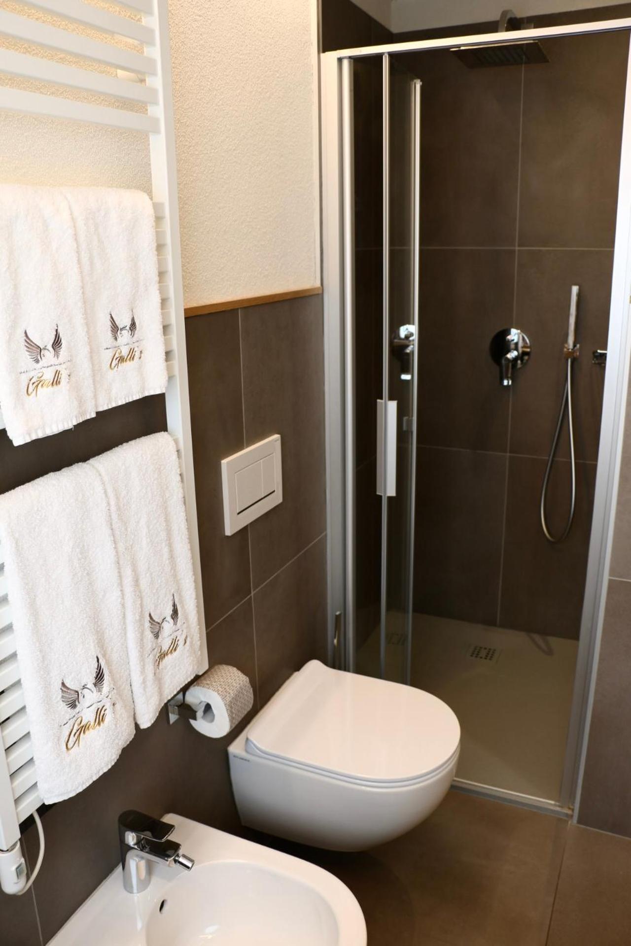 Double or Twin Room with Balcony photo 3