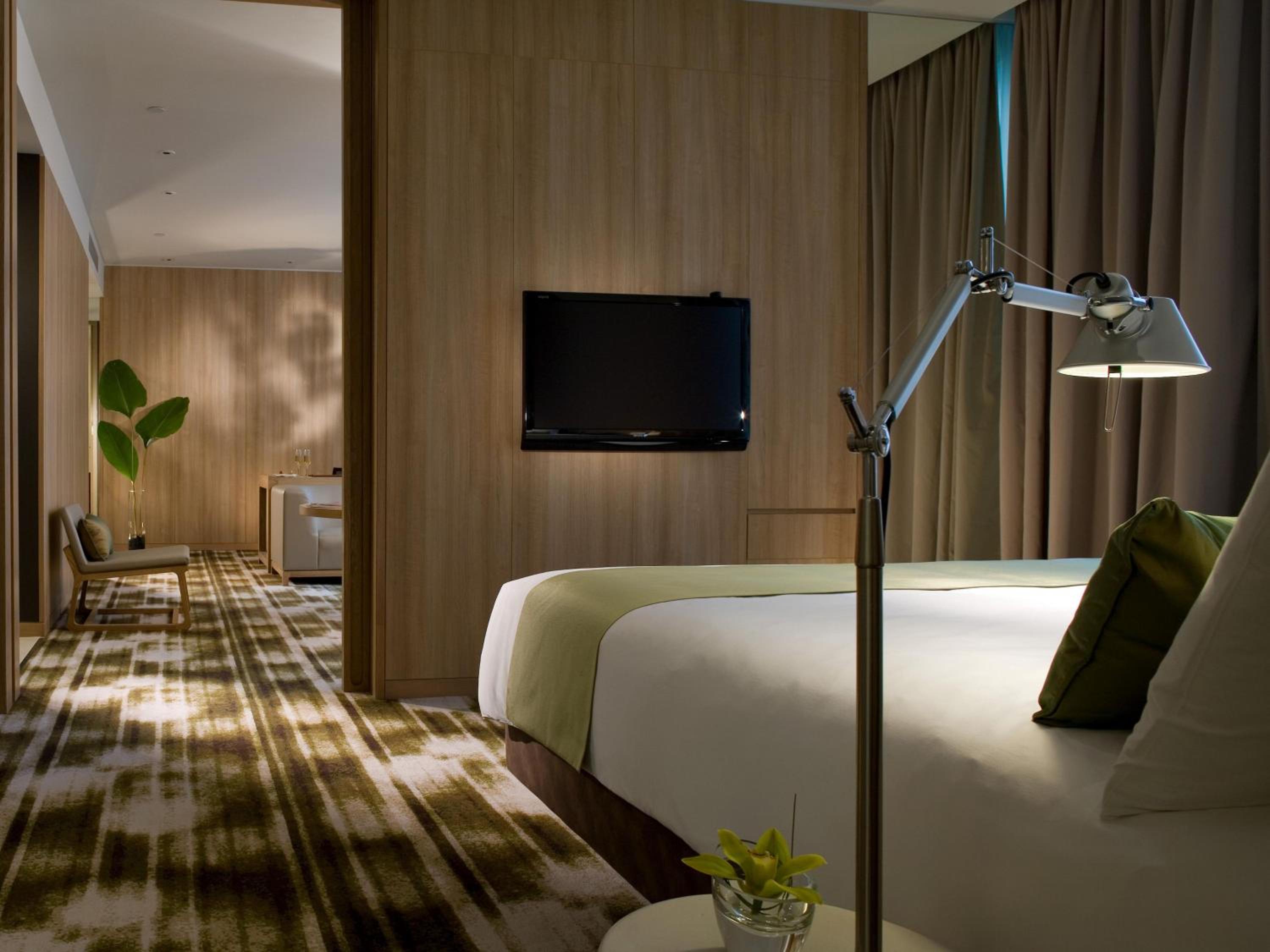 Junior King Suite – Lounge Access Junior King Suite – Lounge Access