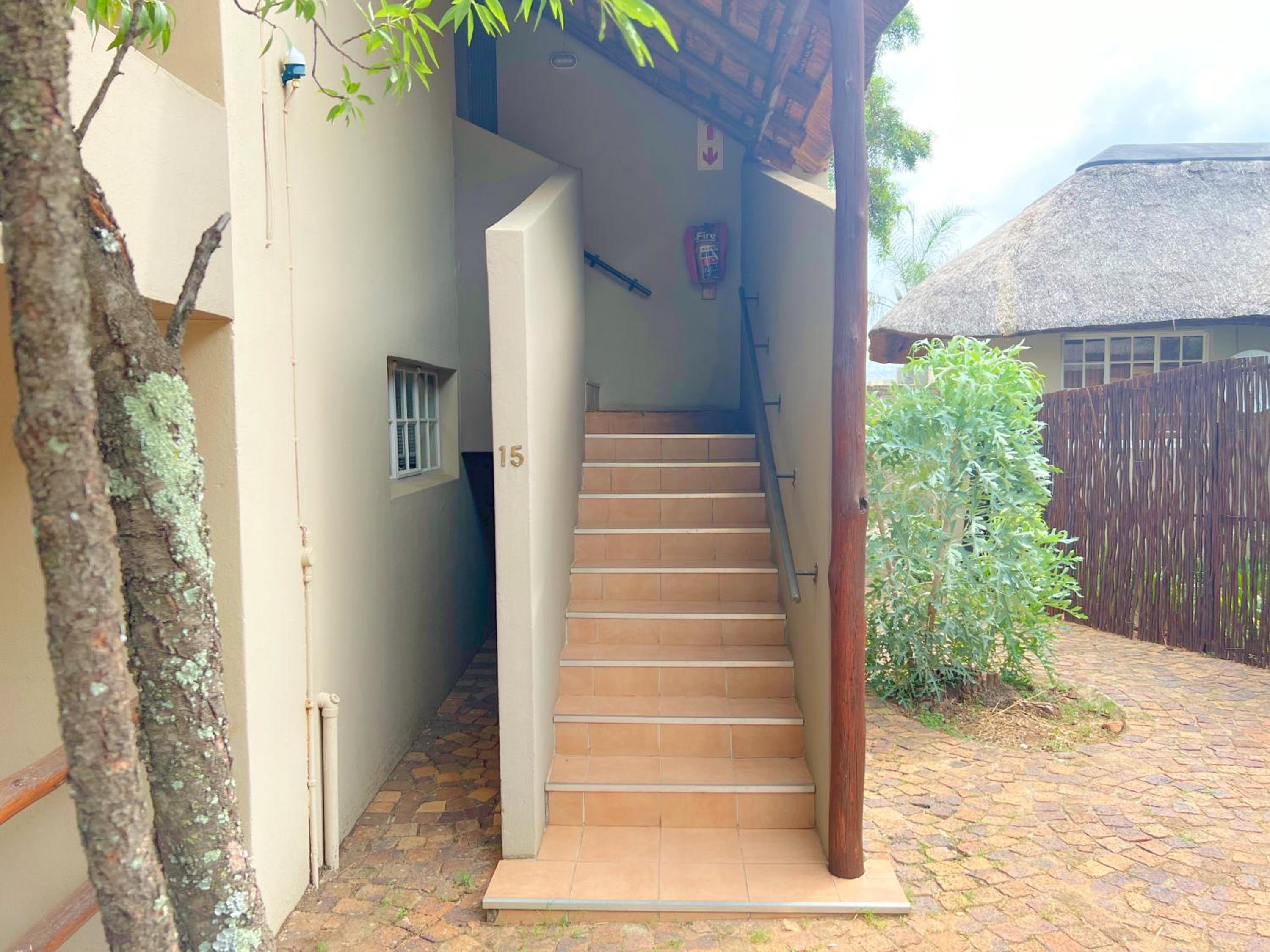 Deluxe Double Room with Balcony - Photo 7