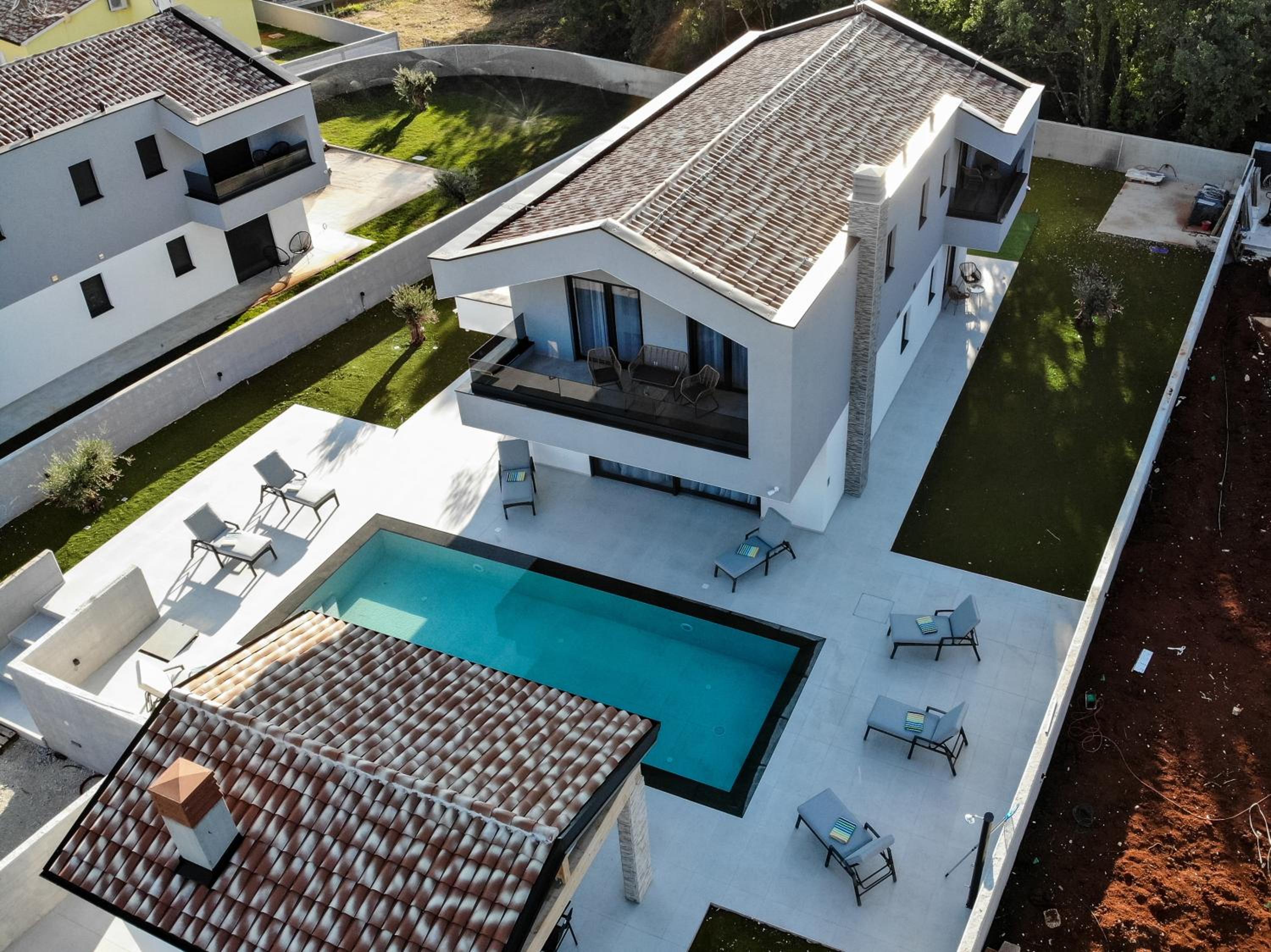 Villa photo 2