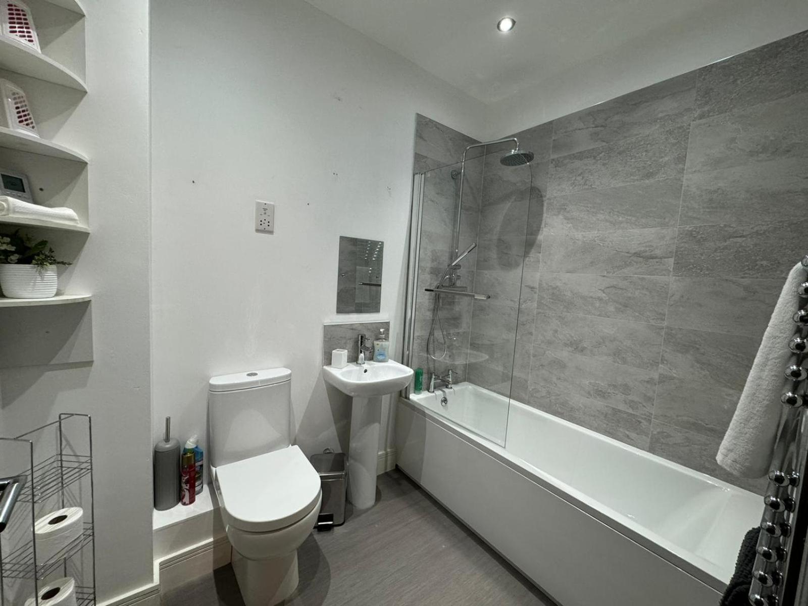 Two-Bedroom Apartment with Balcony and Sea View photo 3