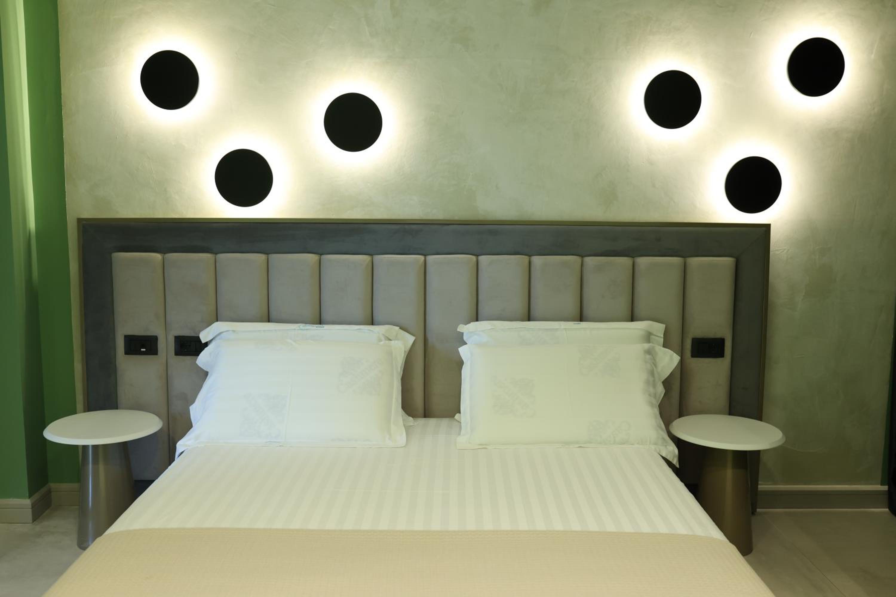 Deluxe Double Room photo 3