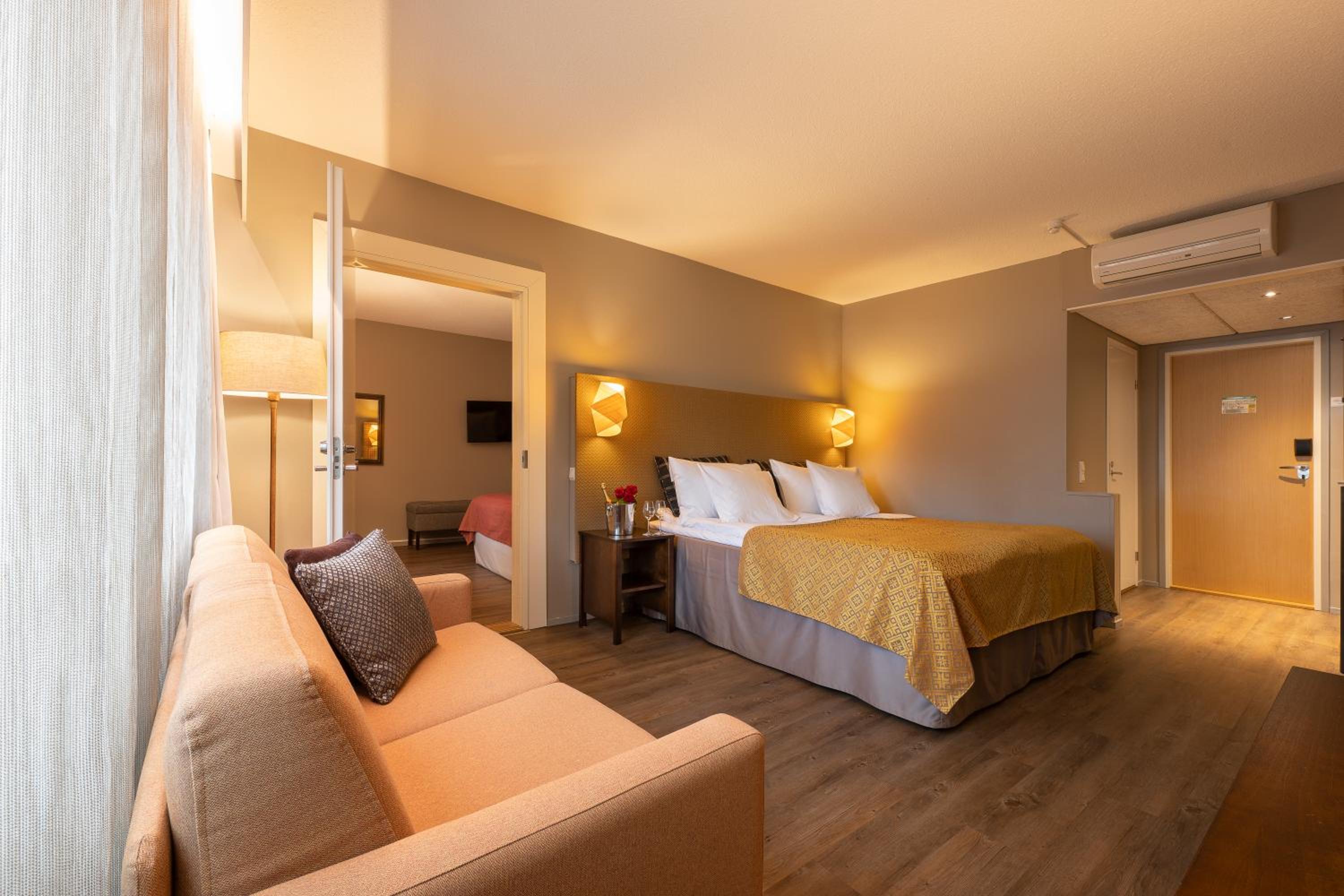 Superior Double or Twin Room with Balcony photo 2