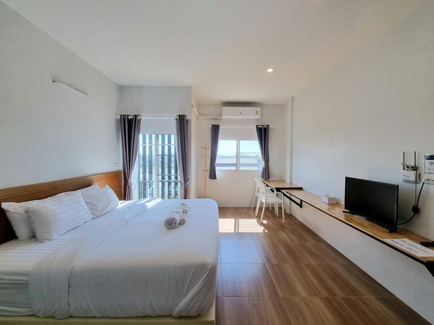 Standard King Room photo 1