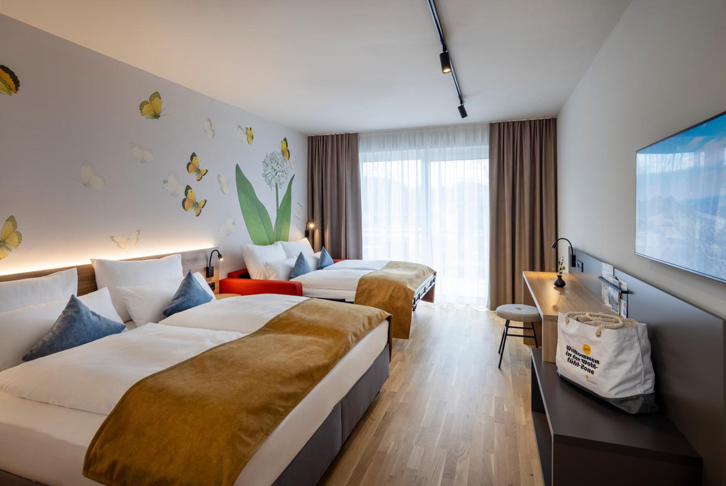 Quadruple Room with Balcony photo 2