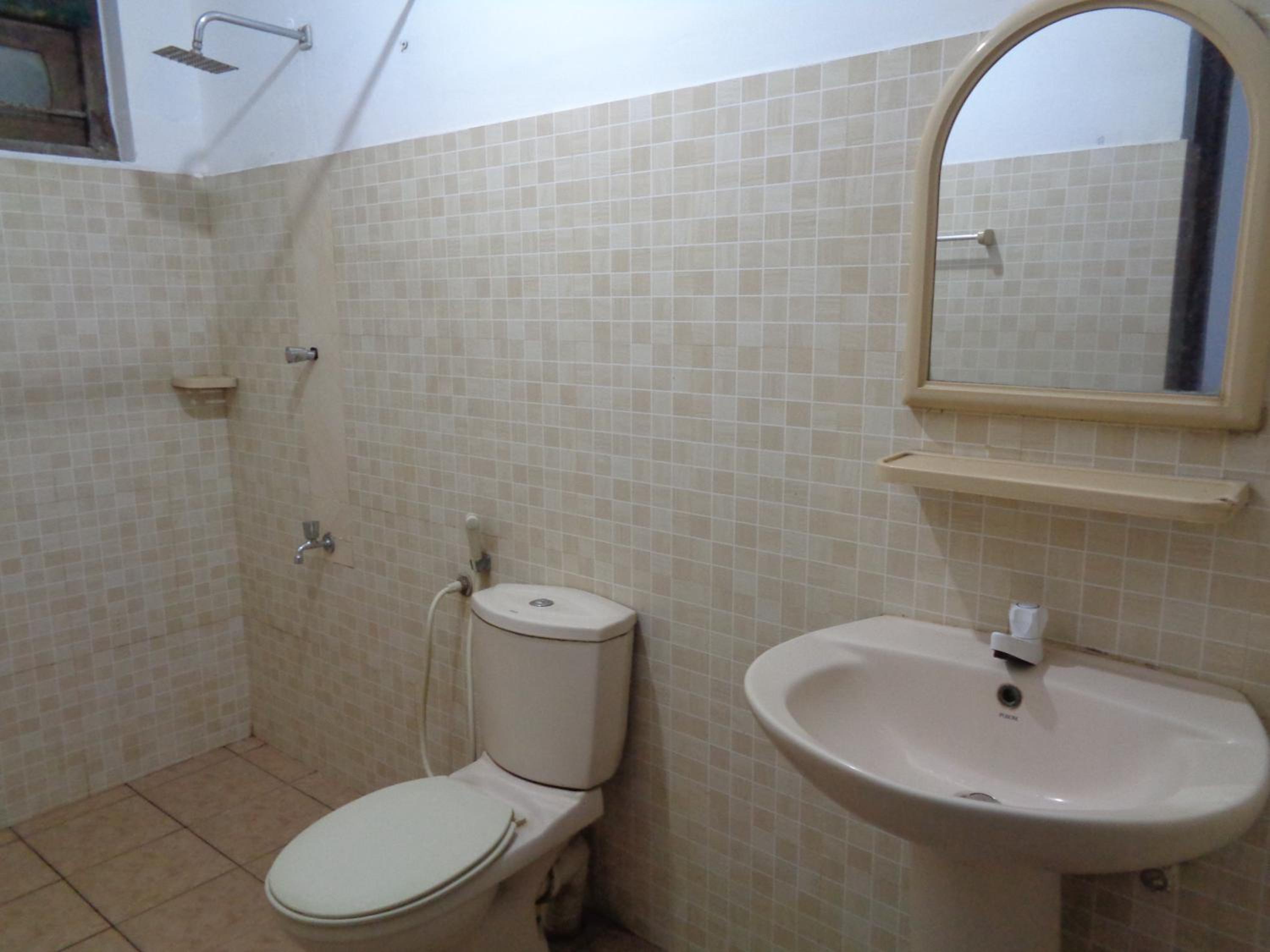 Basic Triple Room photo 3