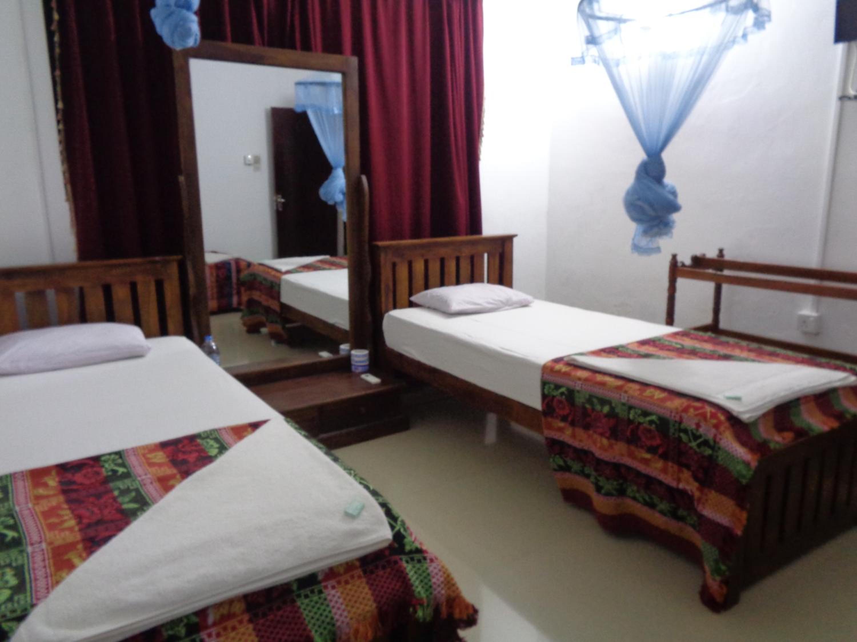Basic Triple Room photo 2