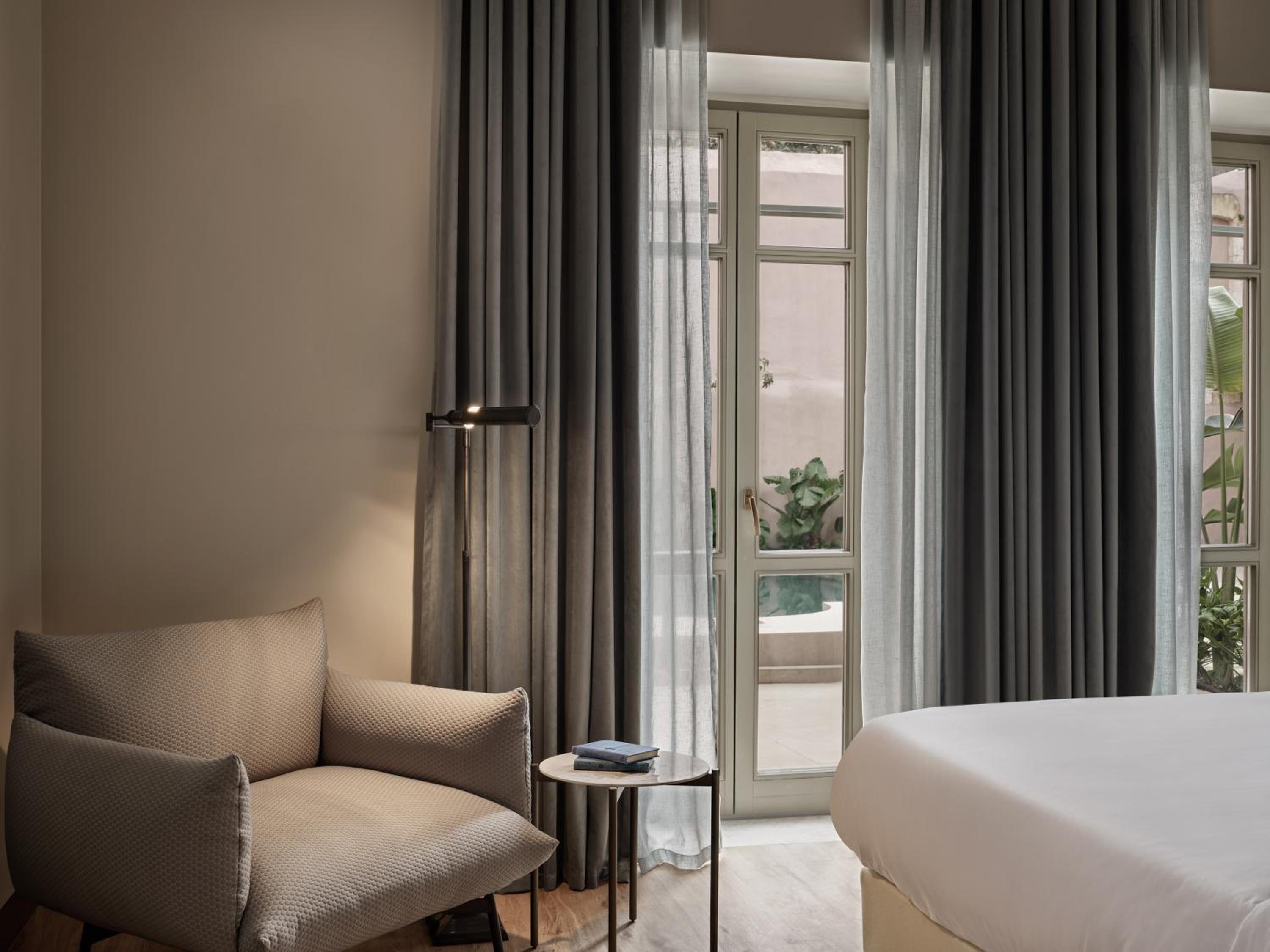 Junior Suite with Outdoor Jacuzzi photo 2