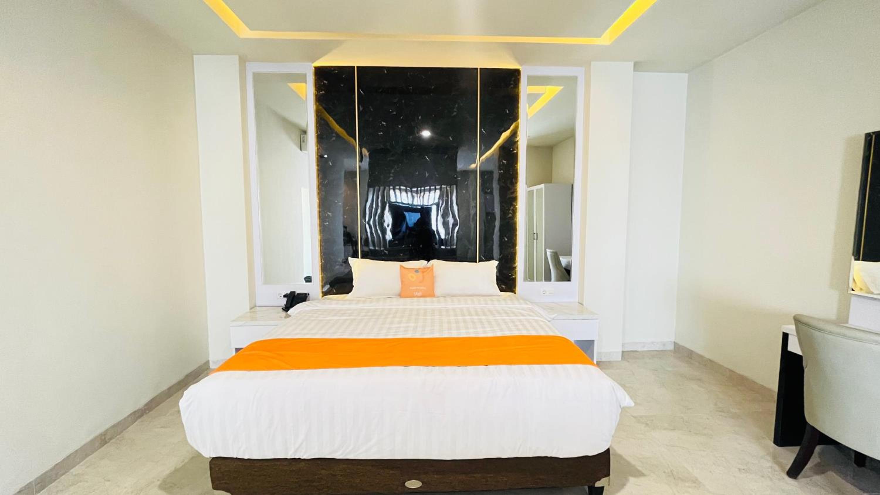 Suite - Photo 2