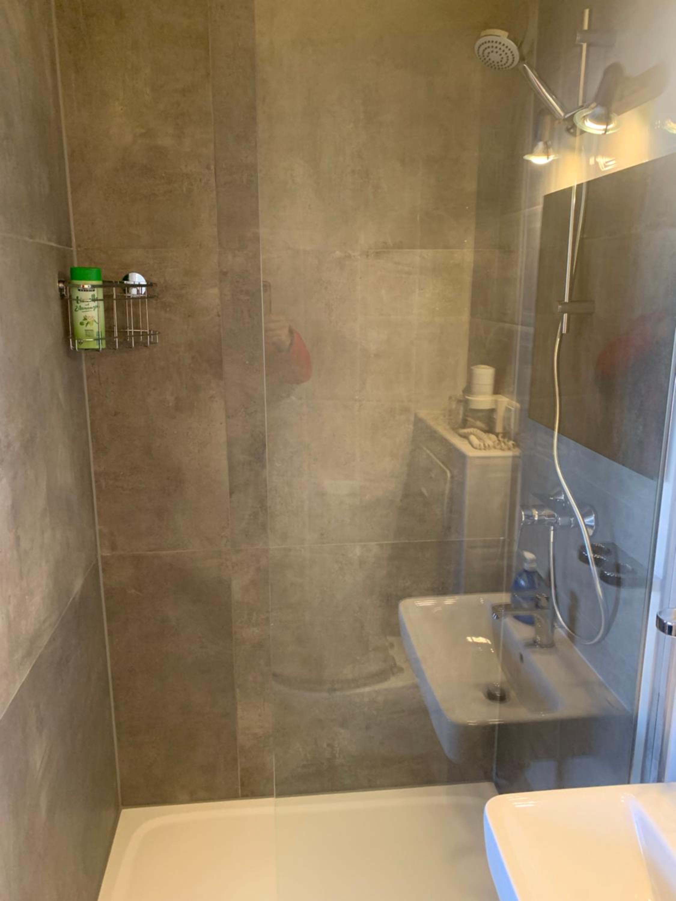 Double Room with Private Bathroom - Photo 17