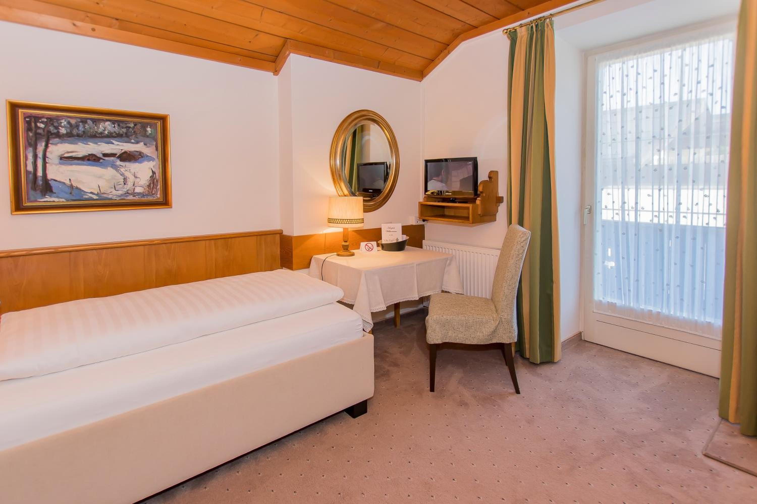 Single Room photo 2