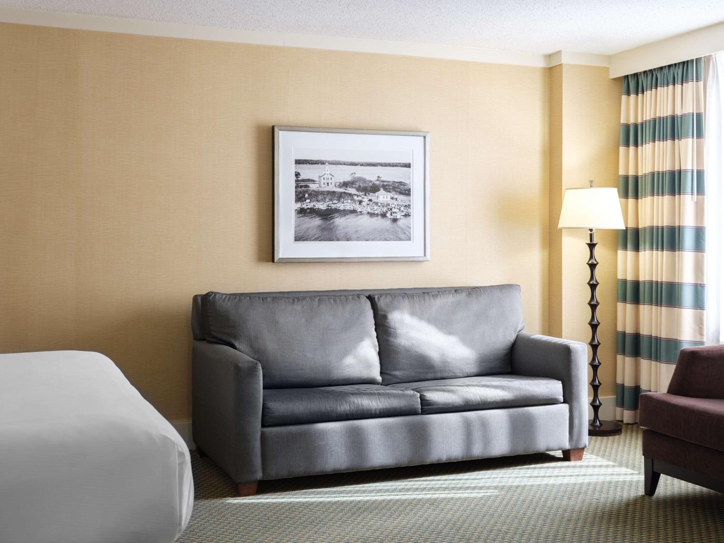 King Room With Sofa Bed - Non-Smoking - Photo 5
