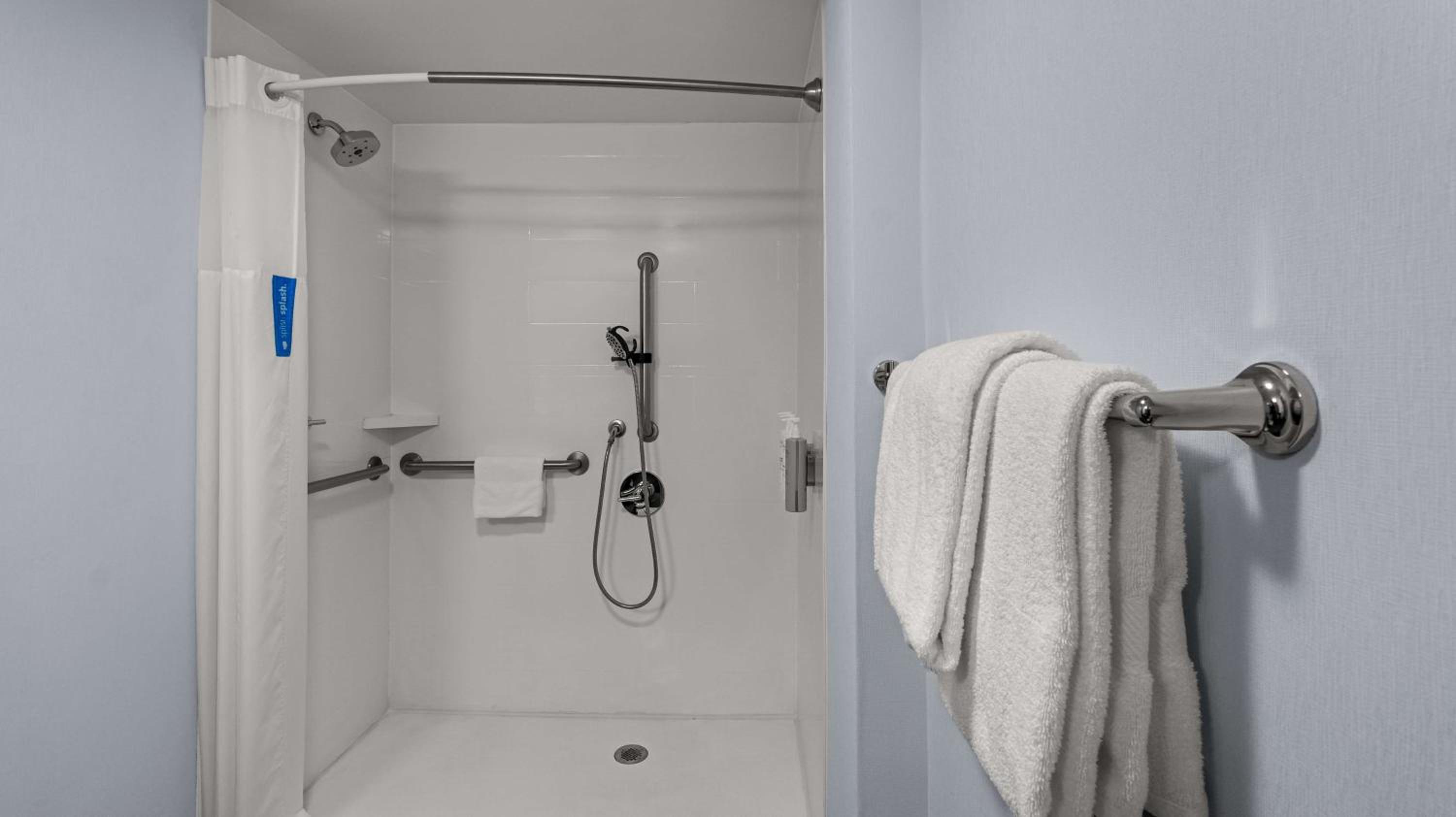 One-Bedroom King Suite - Non-Smoking - Photo 7