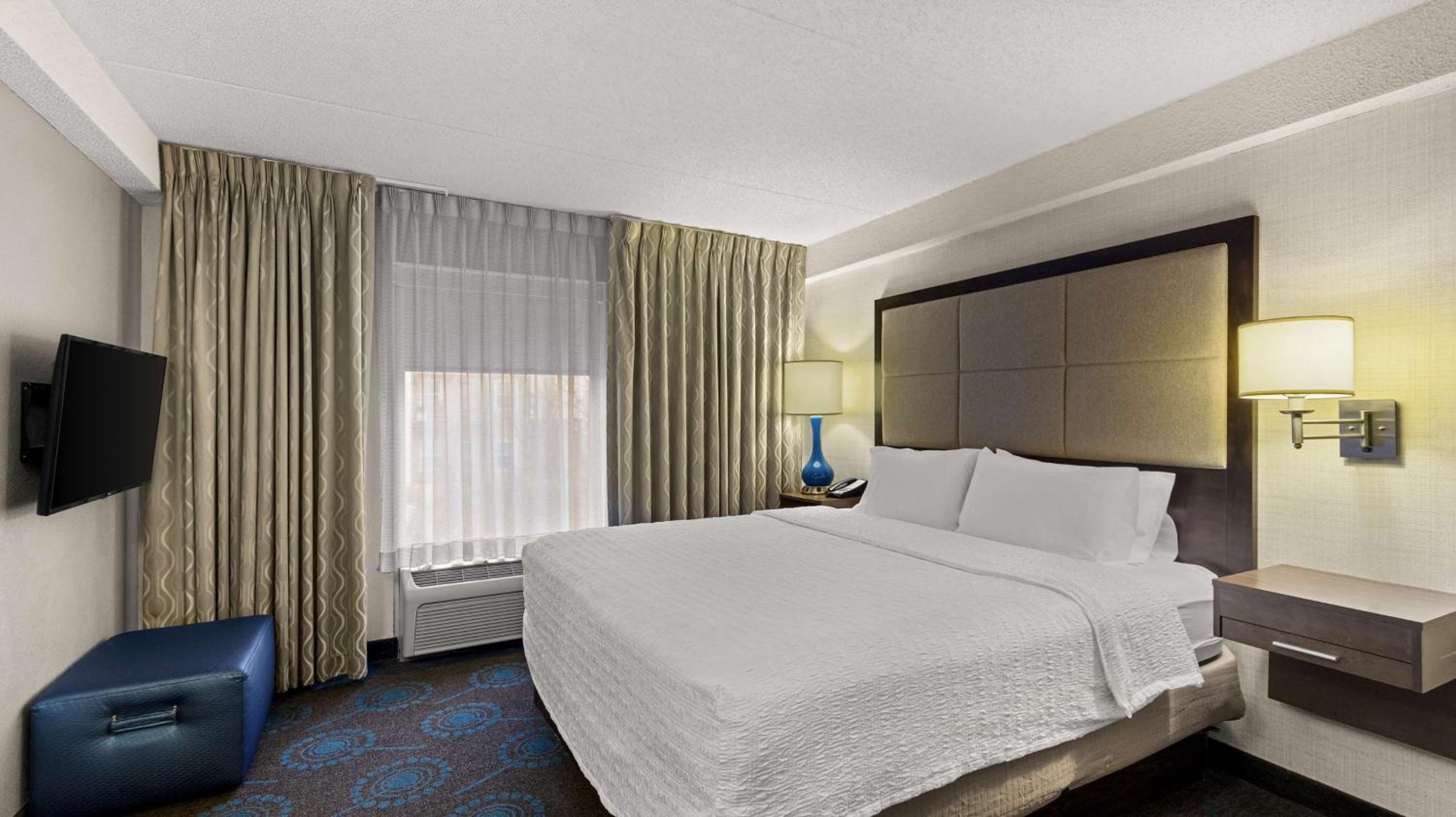 One-Bedroom King Suite - Non-Smoking - Photo 4
