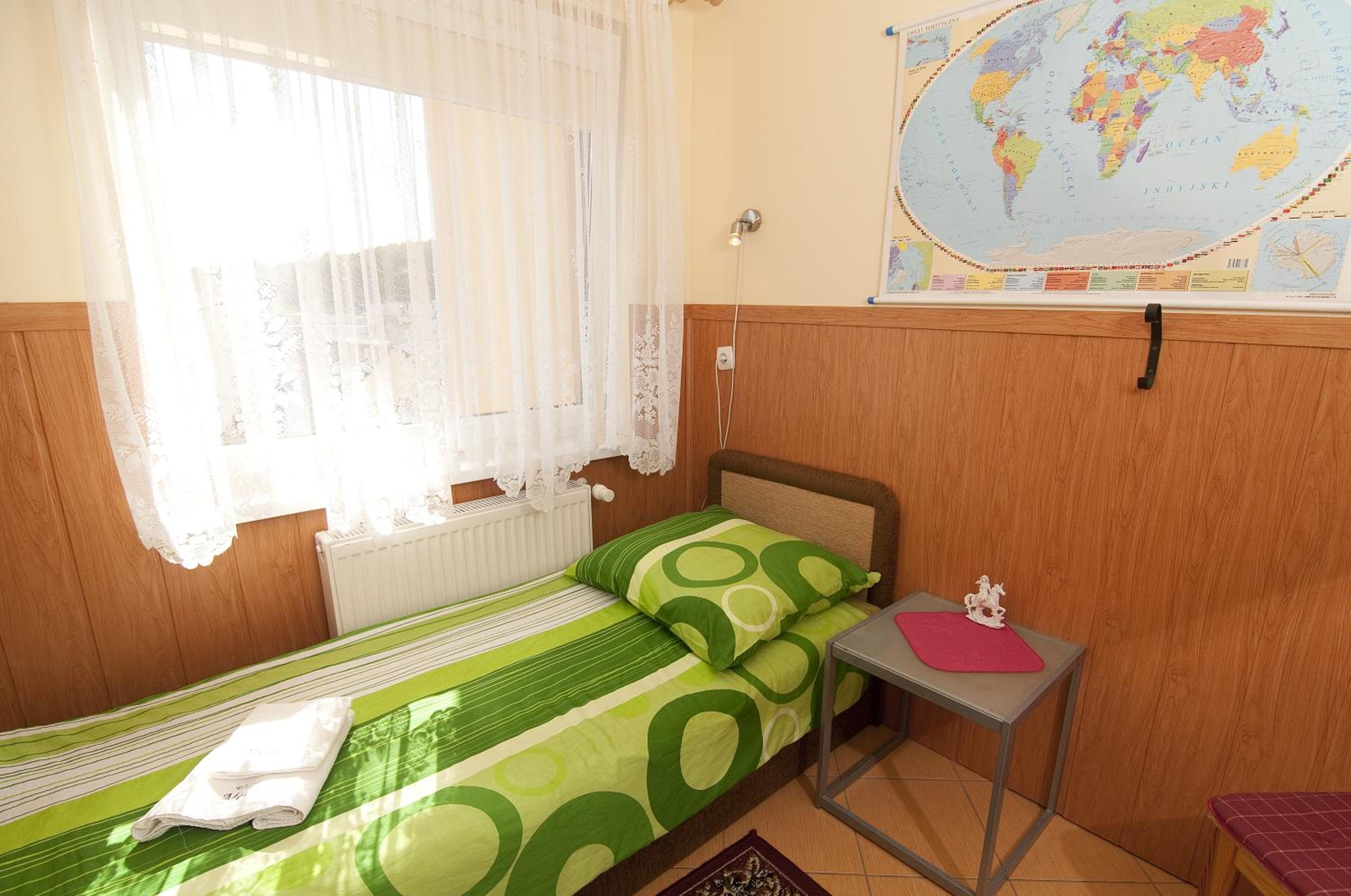 Small Single Room photo 2